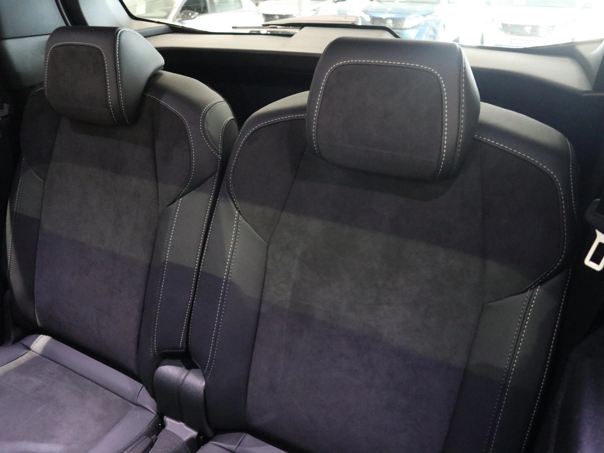 Peugeot-e-5008-image-26