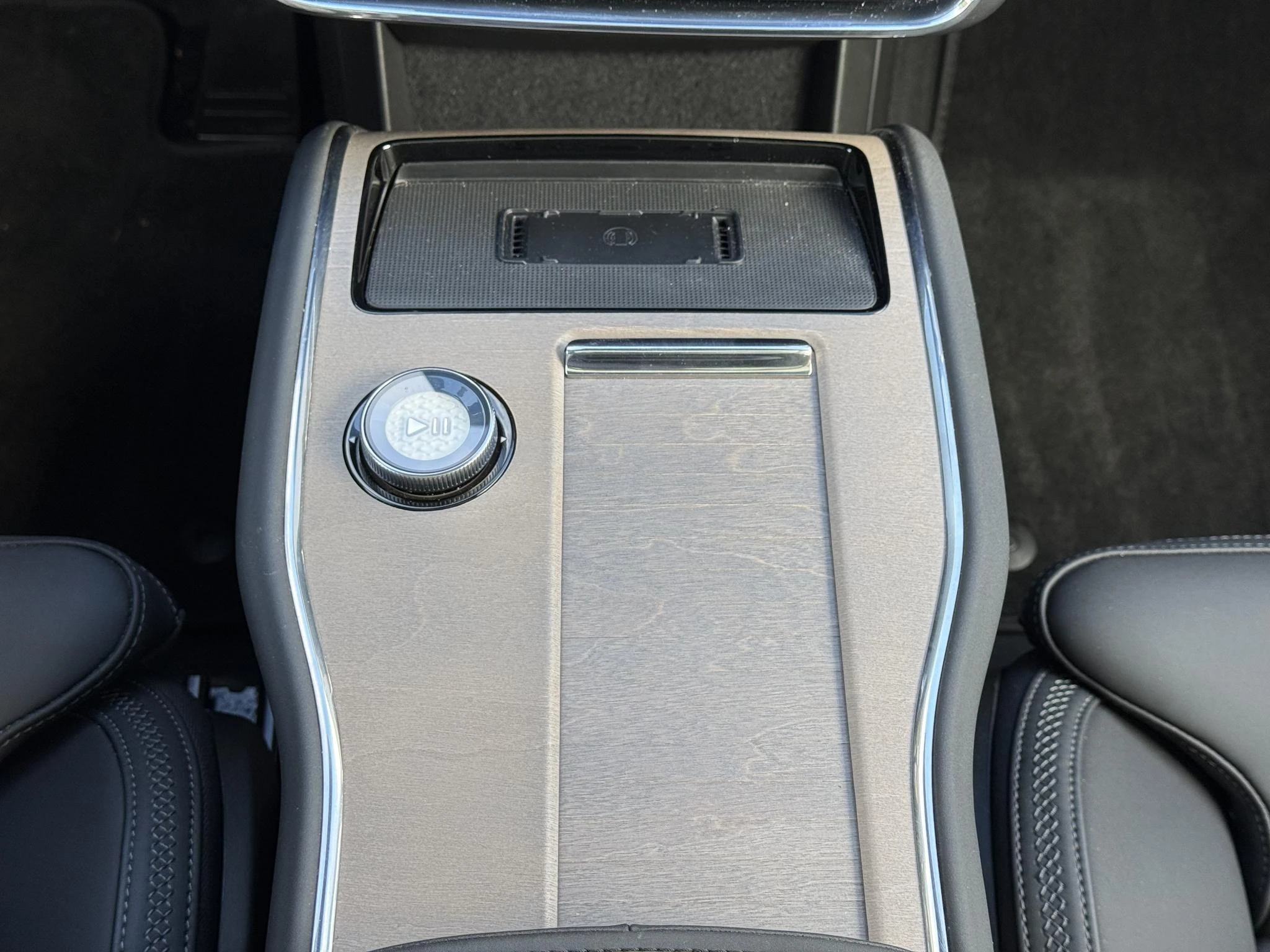 Volvo-EX90-image-29