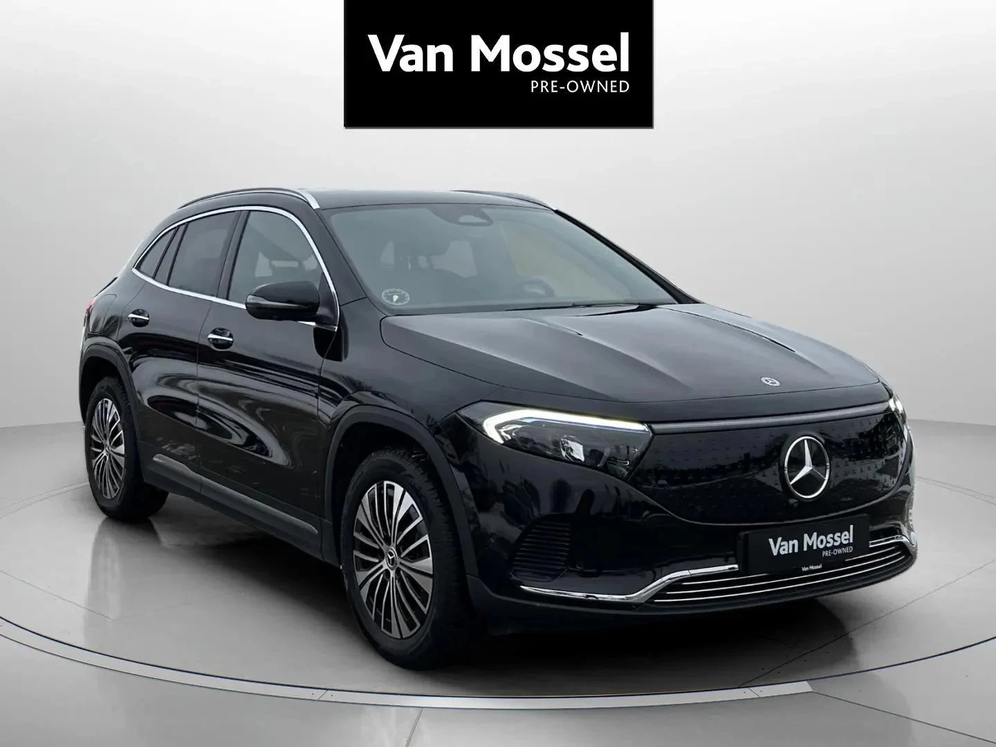 Mercedes-Benz-EQA-image-2