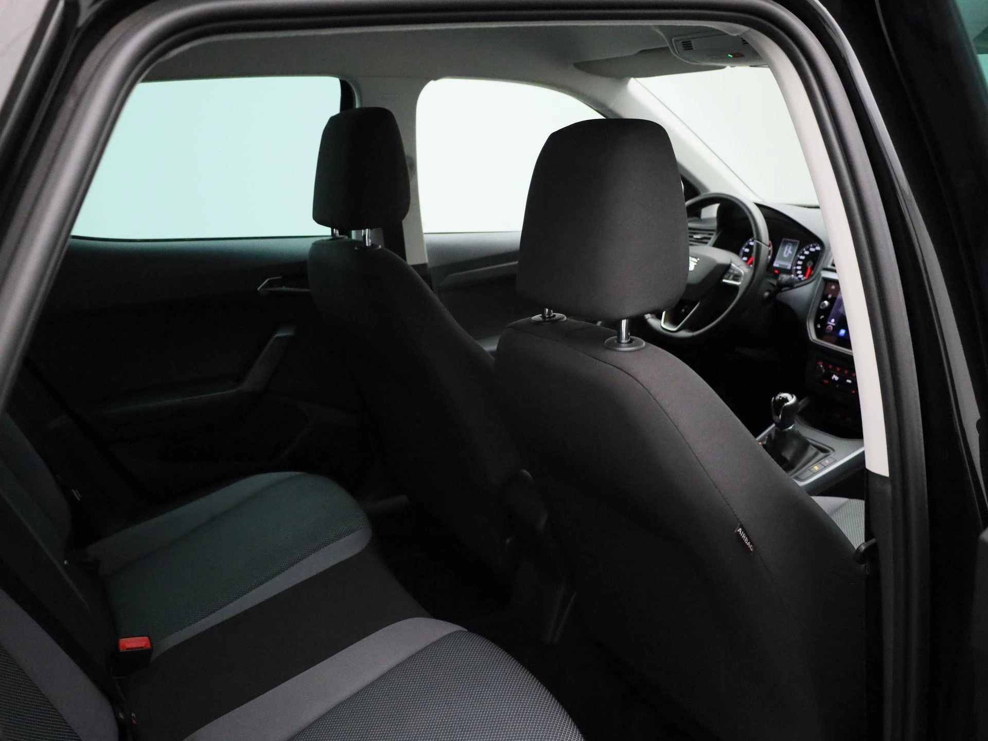 SEAT-Arona-image-31