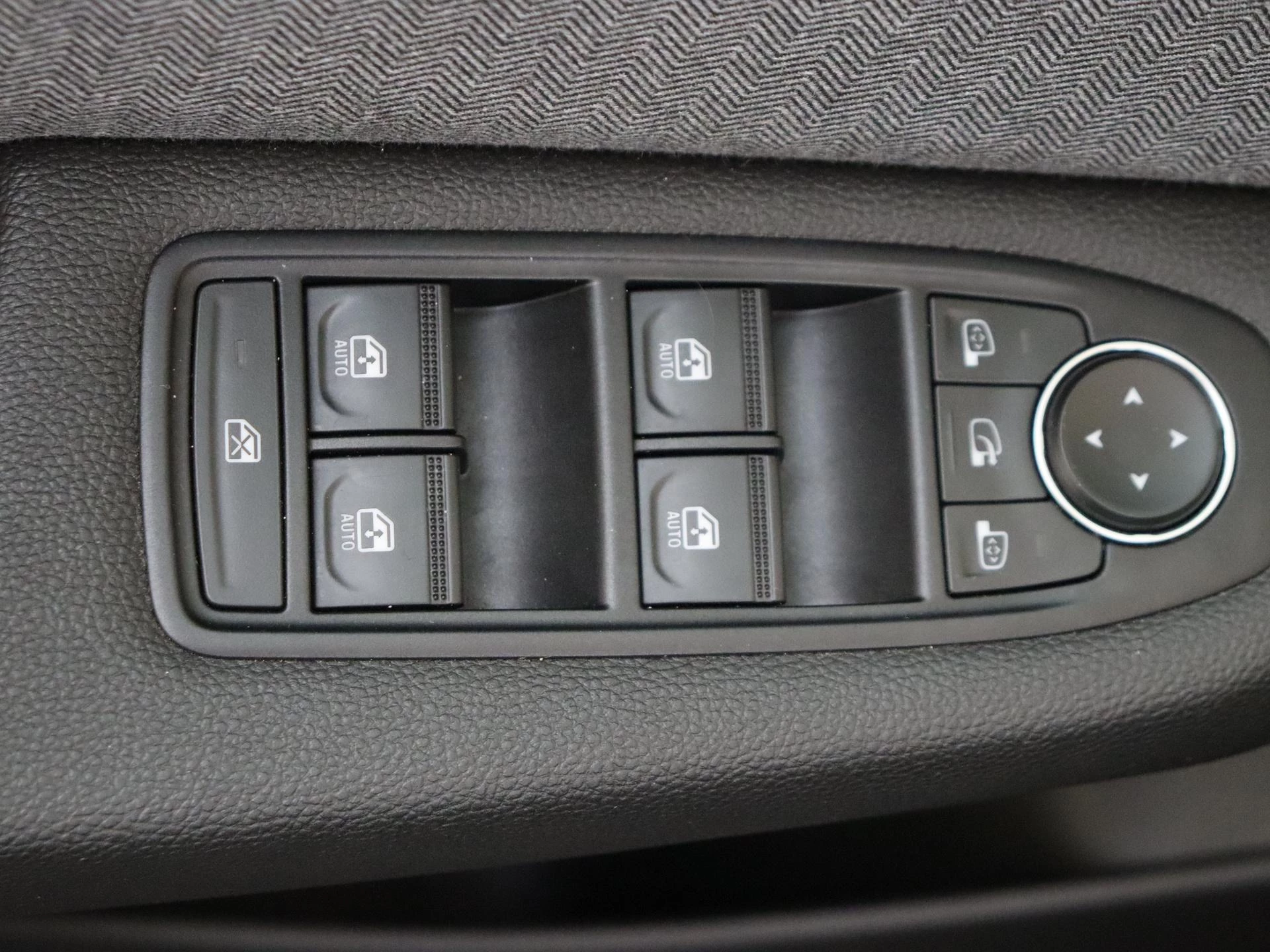 Renault-Clio-image-31