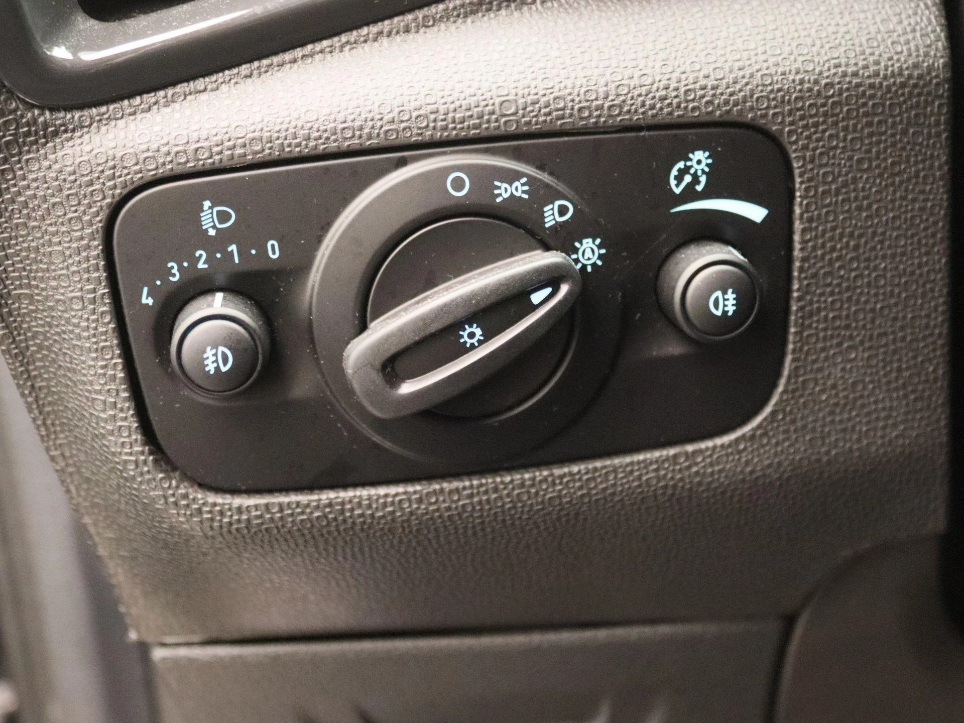 Ford-EcoSport-image-19