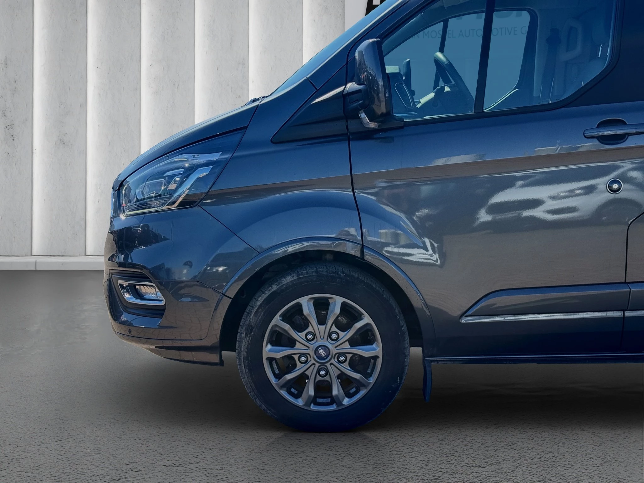 Ford-Tourneo Custom-image-8