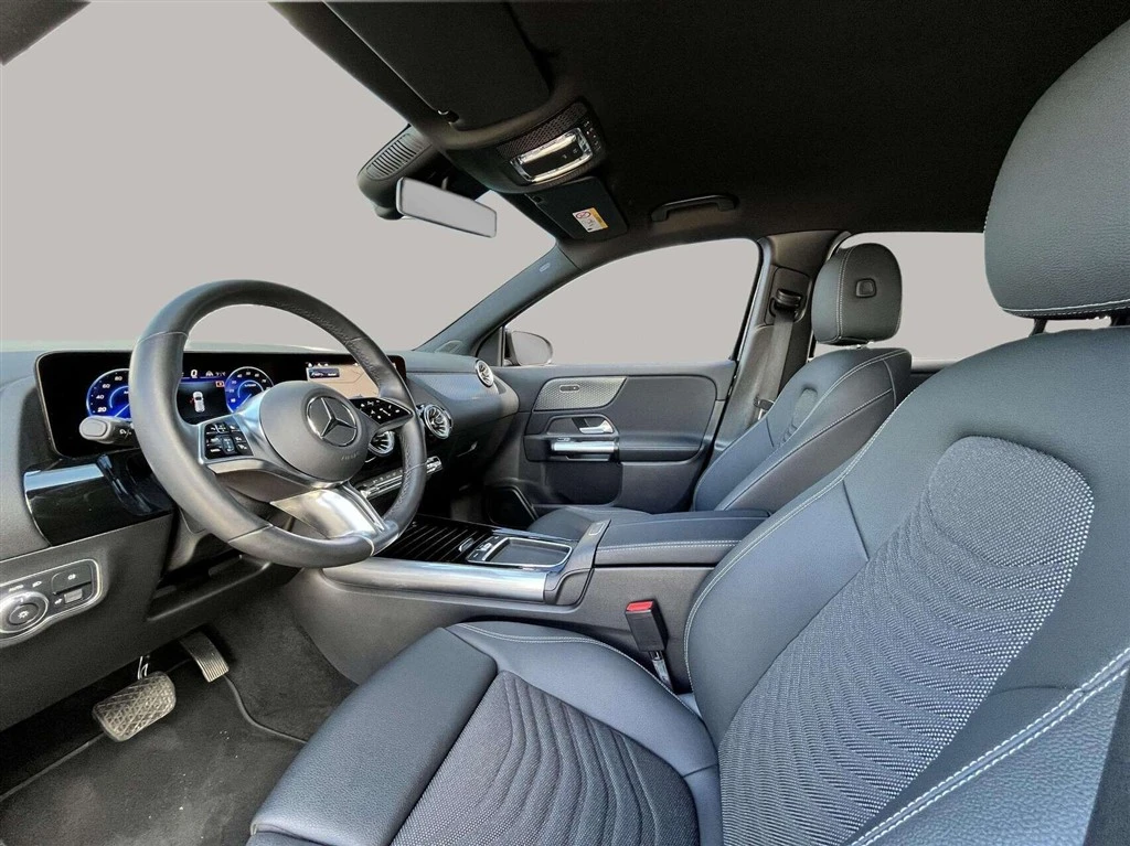 Mercedes-Benz-EQA-image-9