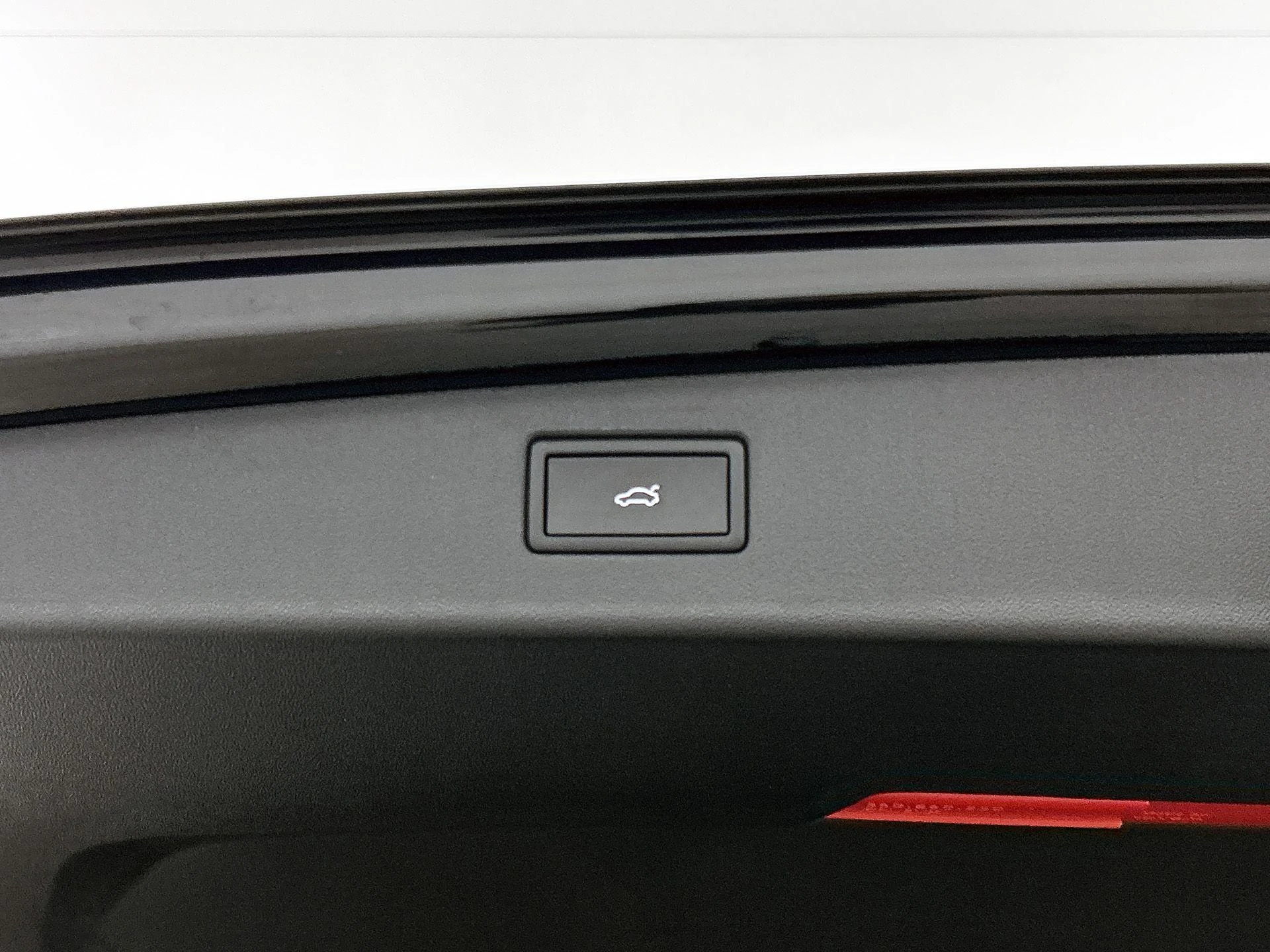Volkswagen-Tiguan-image-24