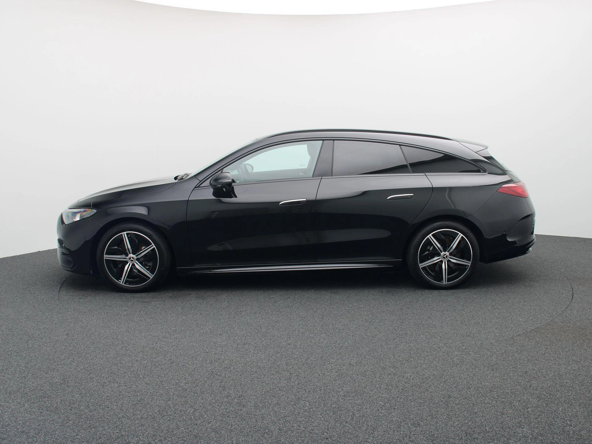 Mercedes-Benz-CLA-image-3