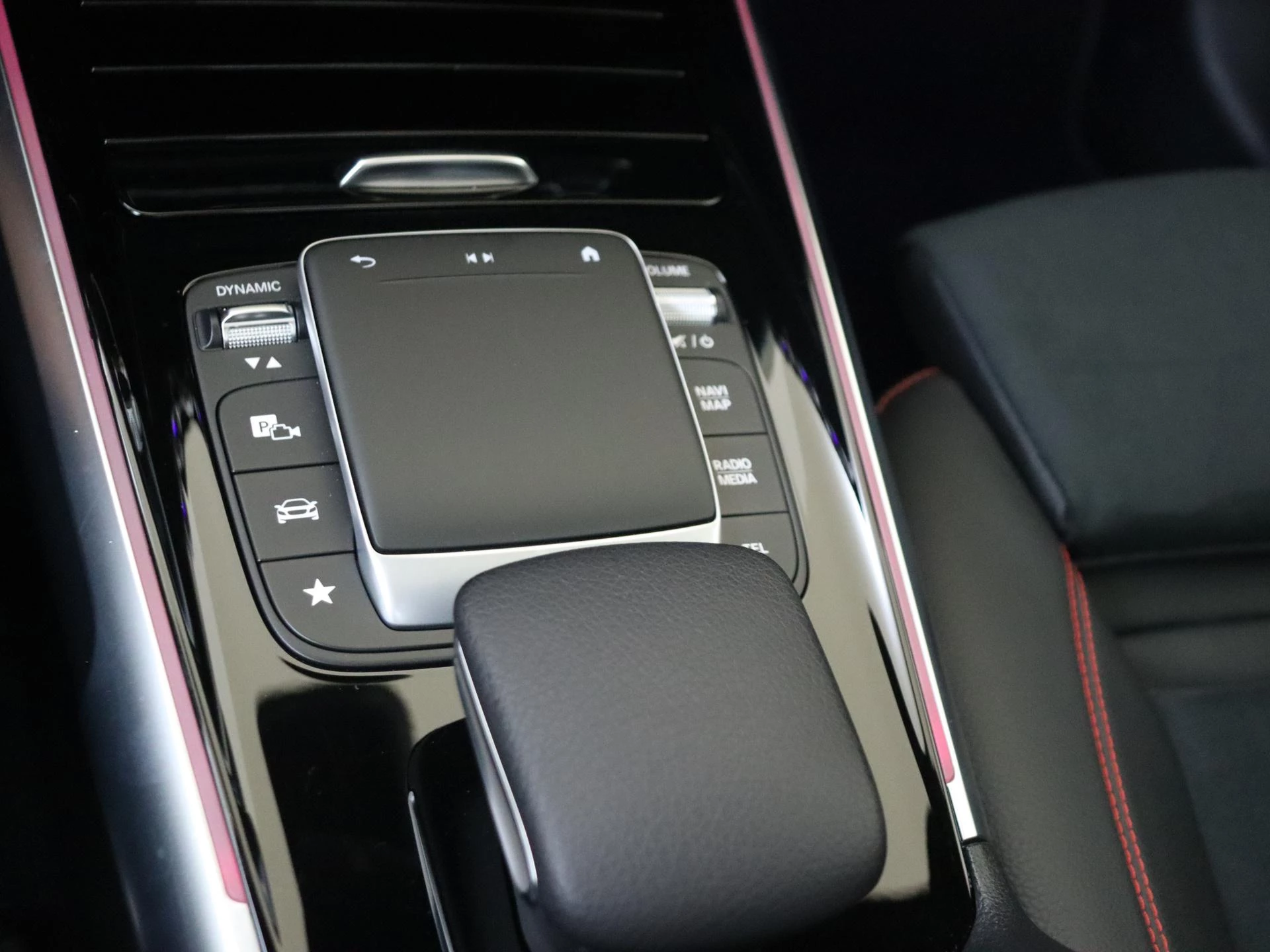 Mercedes-Benz-GLB-image-20
