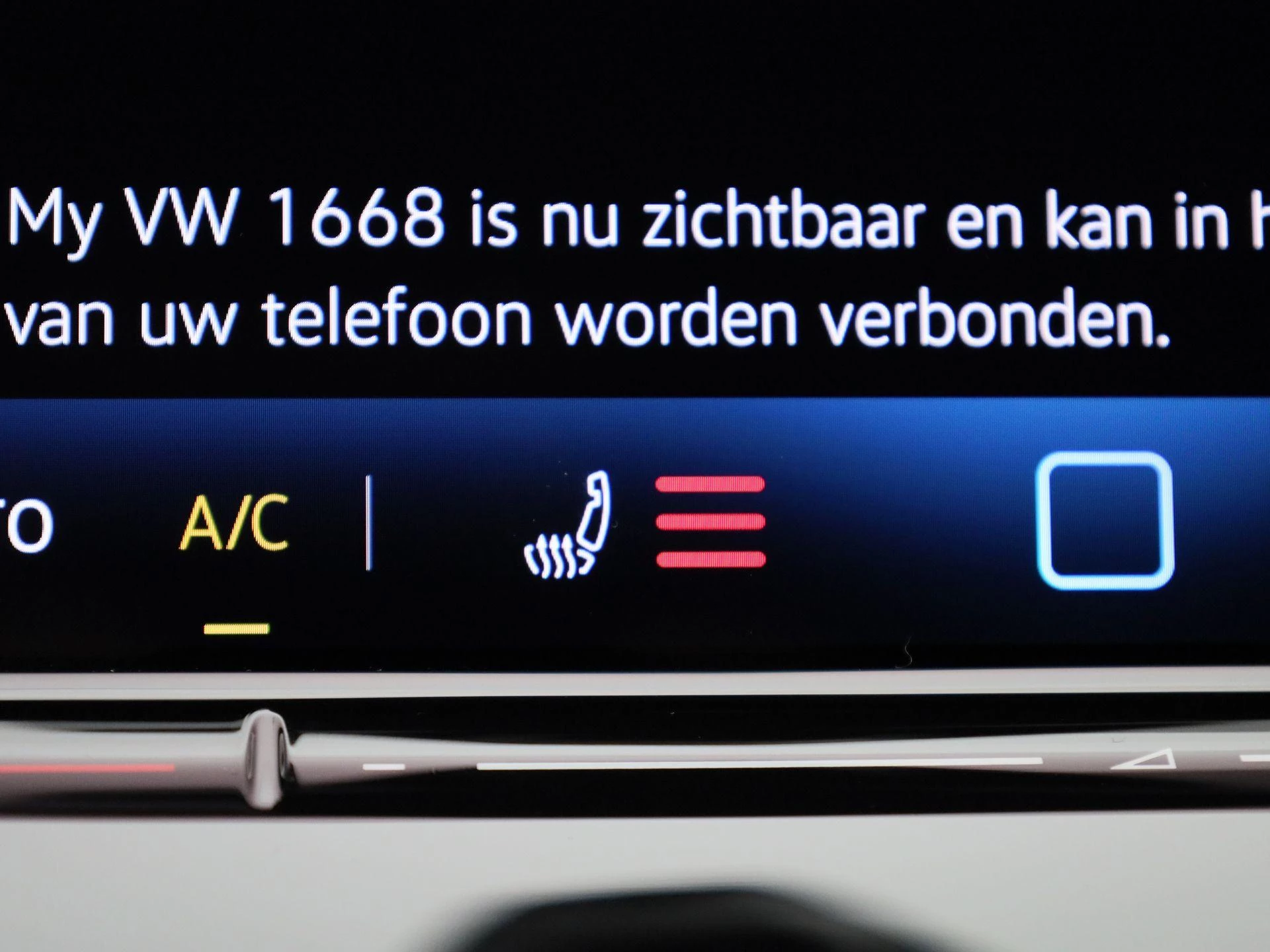 Volkswagen-Golf-image-26