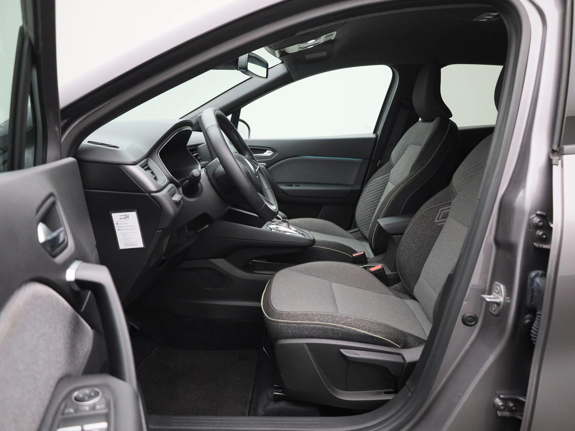 Renault-Captur-image-10