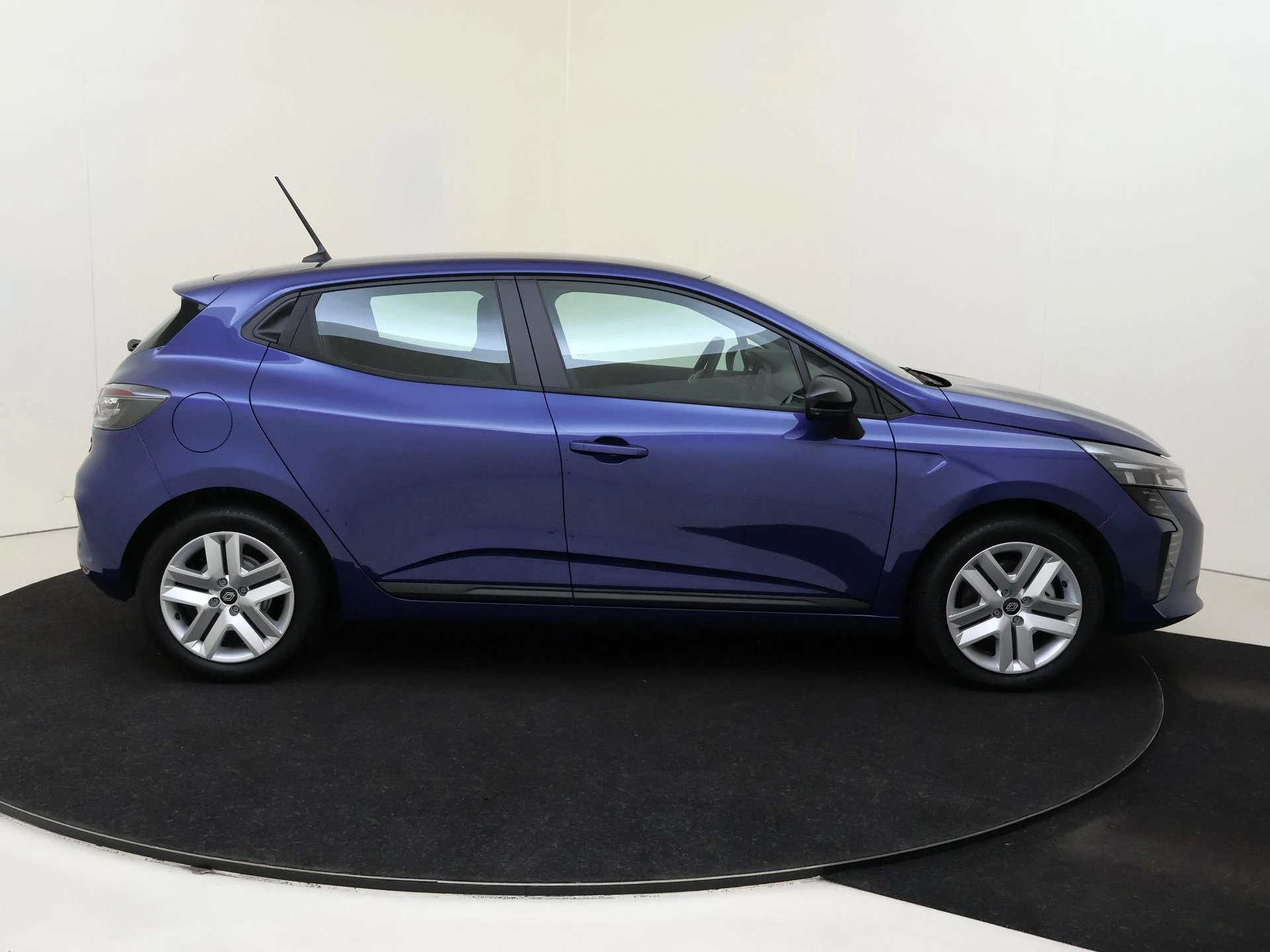 Renault-Clio-image-8