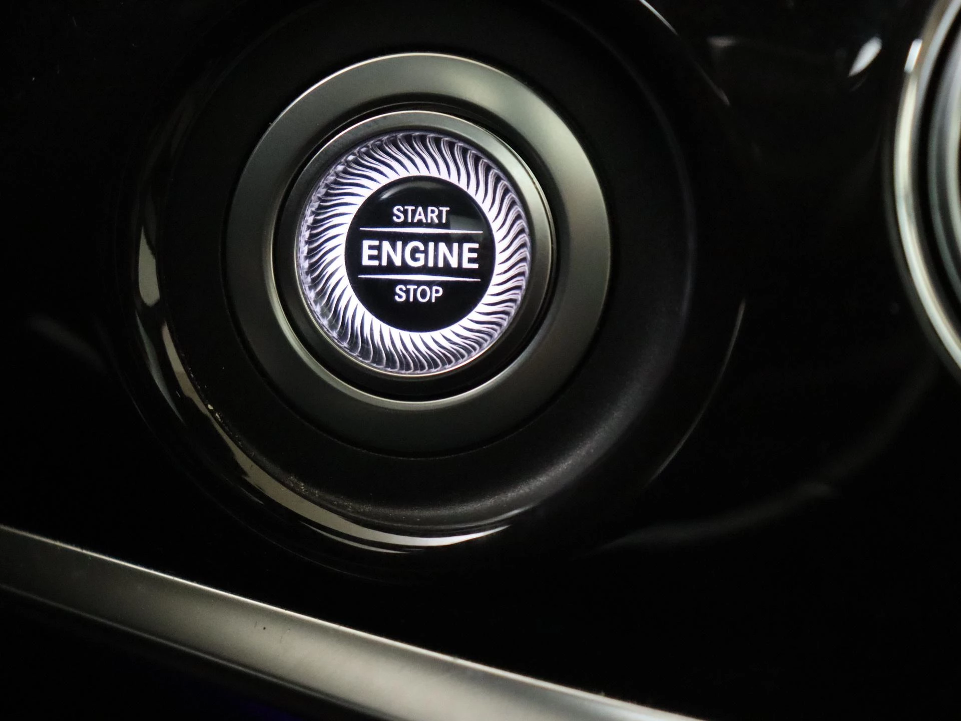 Mercedes-Benz-S-Klasse-image-22