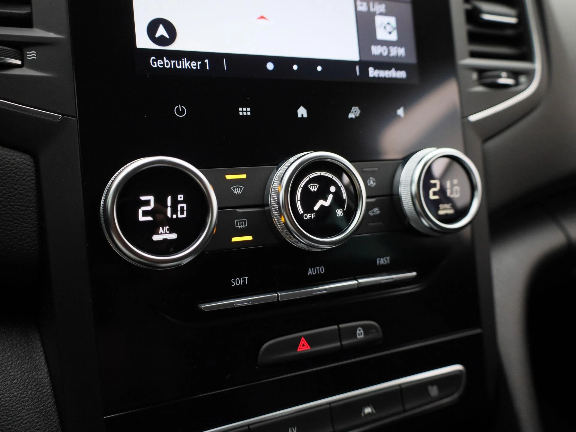 Renault-Mégane Estate-image-24
