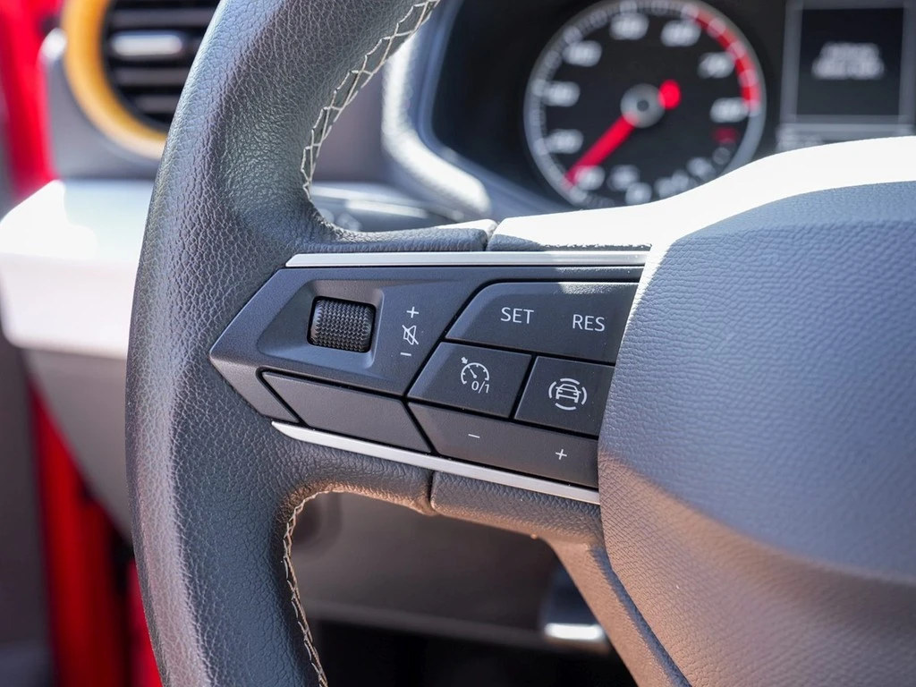 SEAT-Arona-image-15