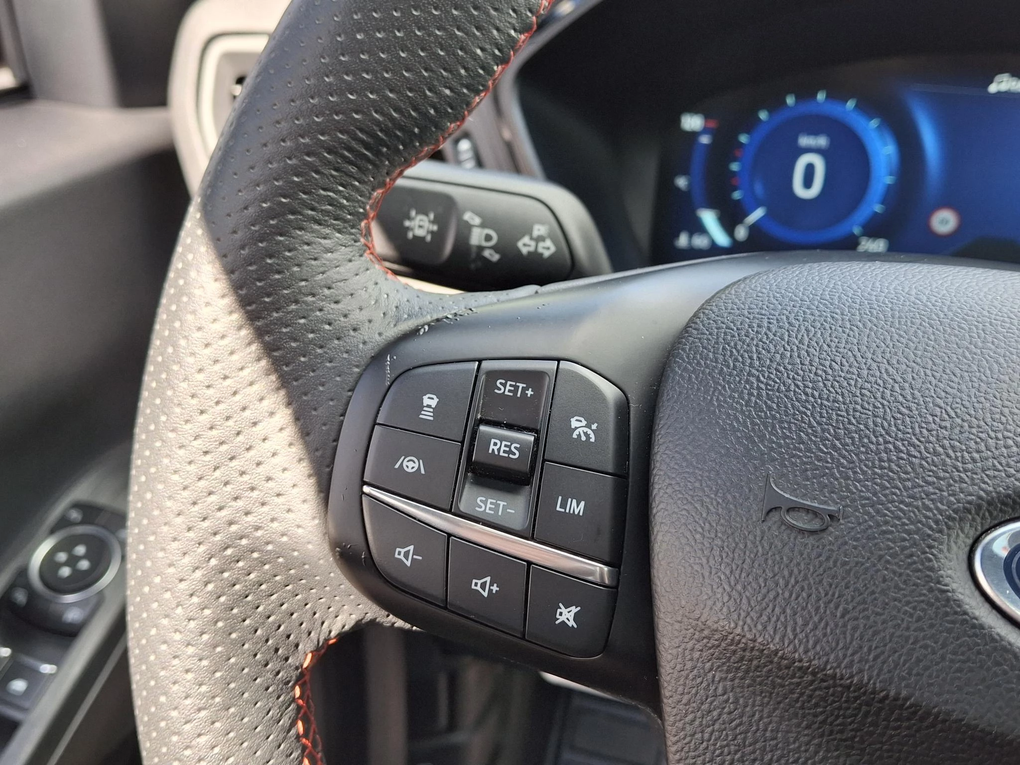 Ford-Kuga-image-15