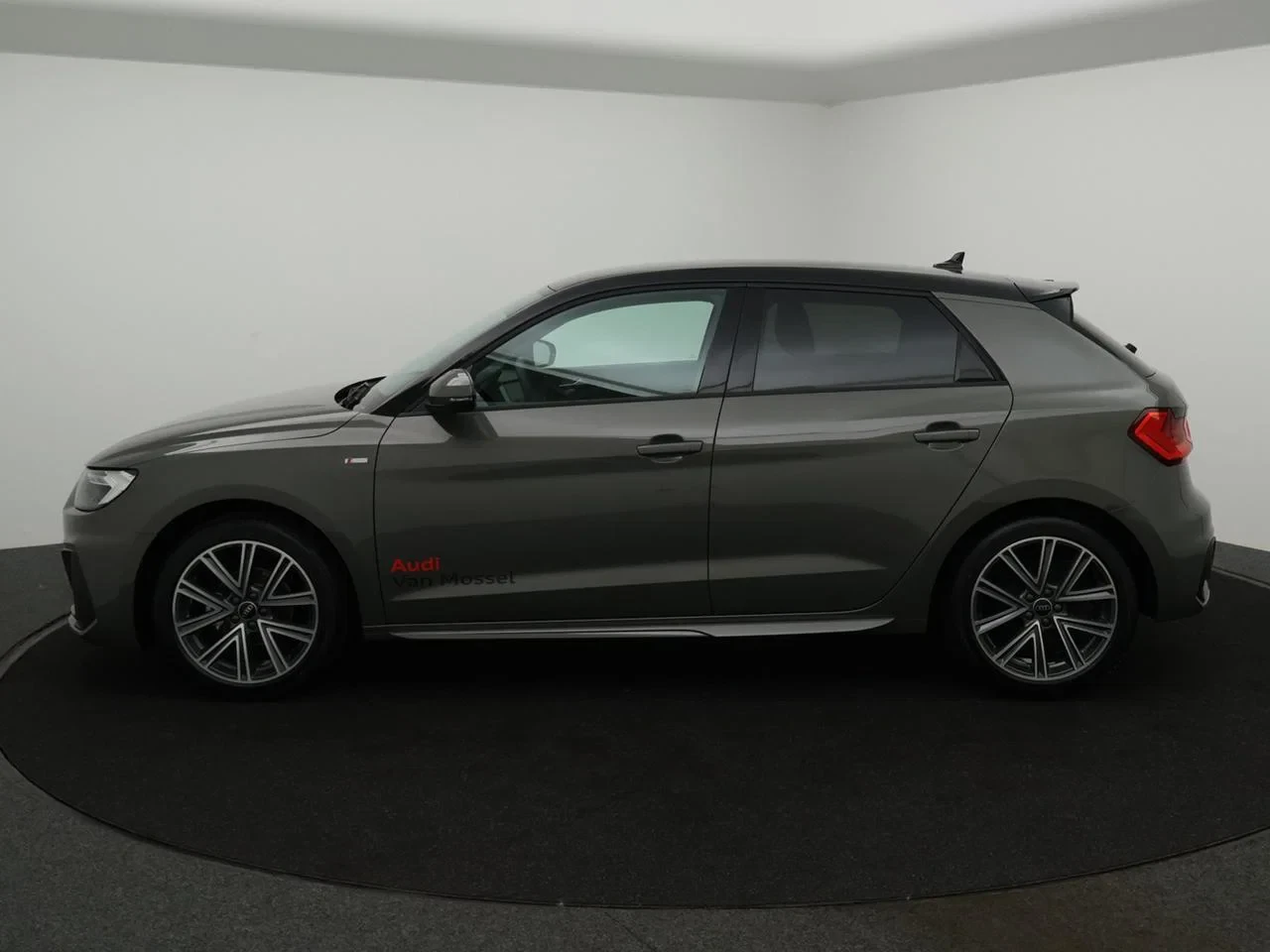 Audi-A1 Sportback-image-8