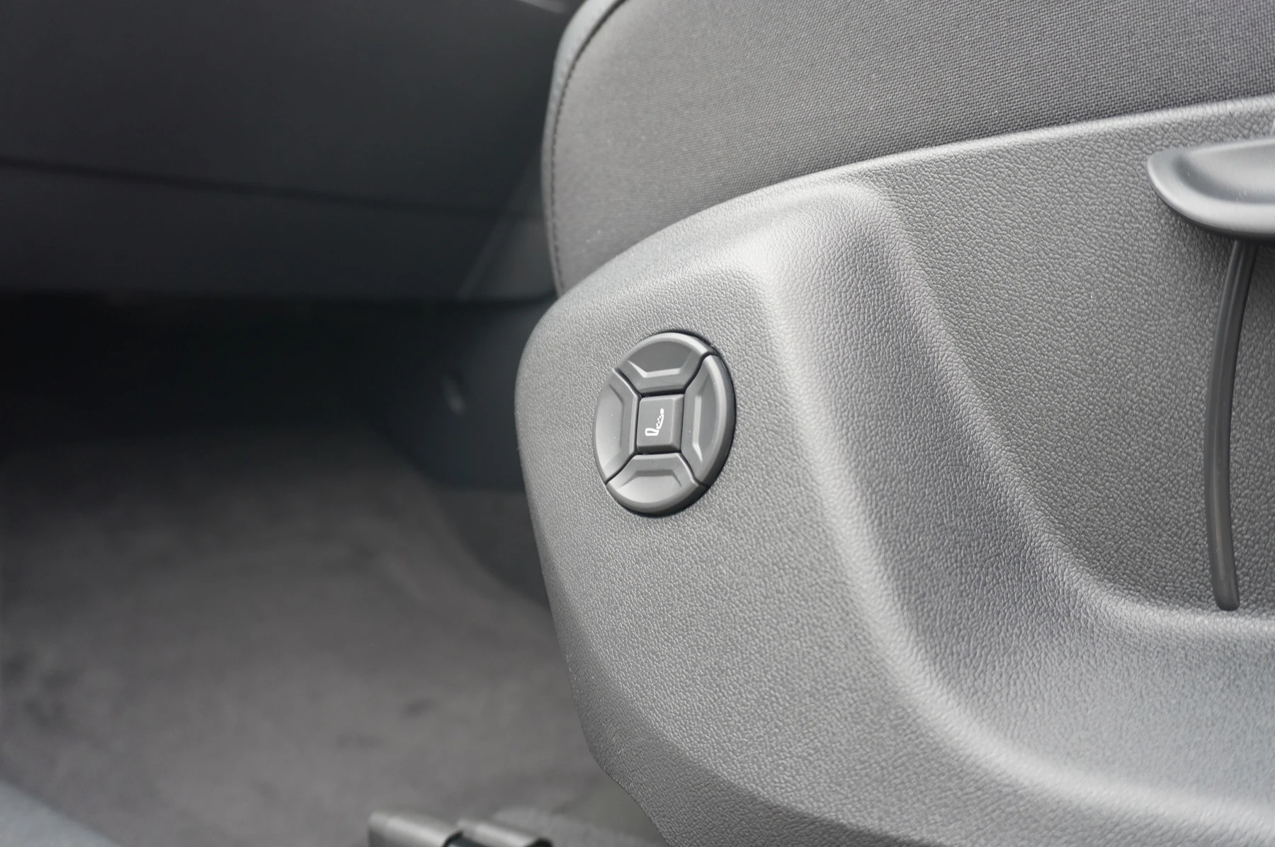 Volkswagen-Tiguan-image-8
