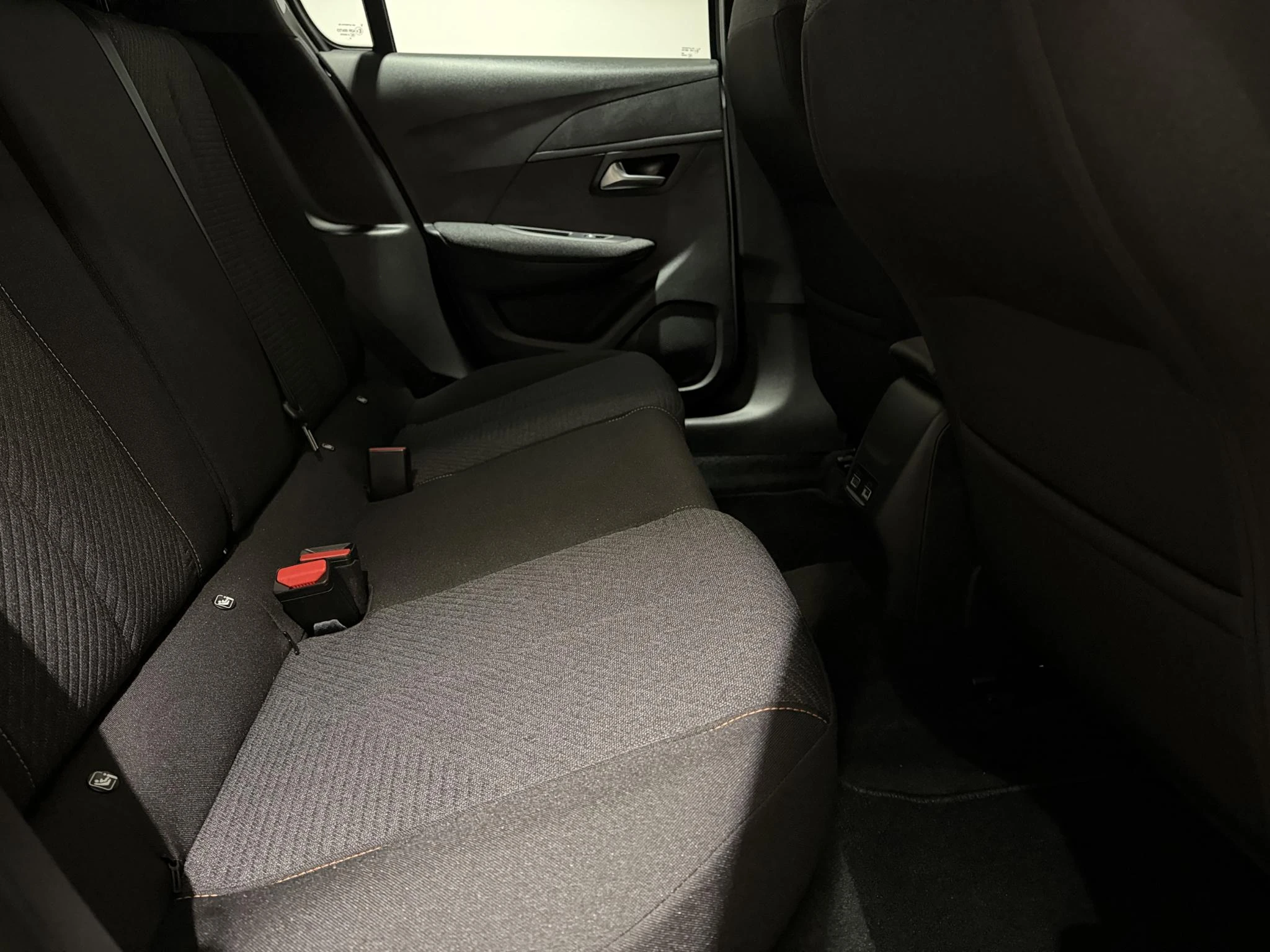 Peugeot-208-image-19
