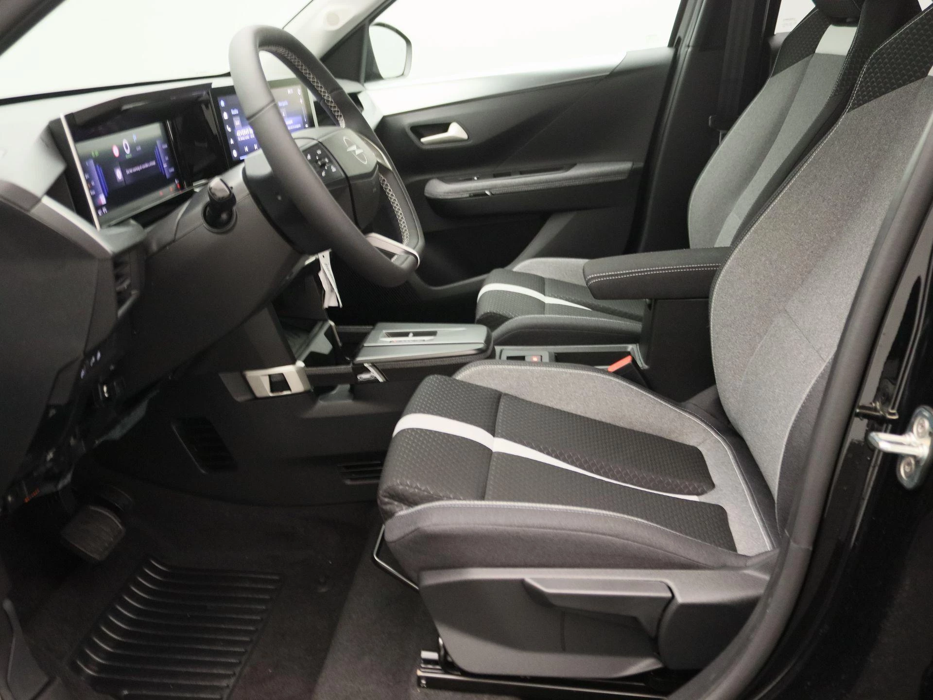 Opel-Frontera-image-13