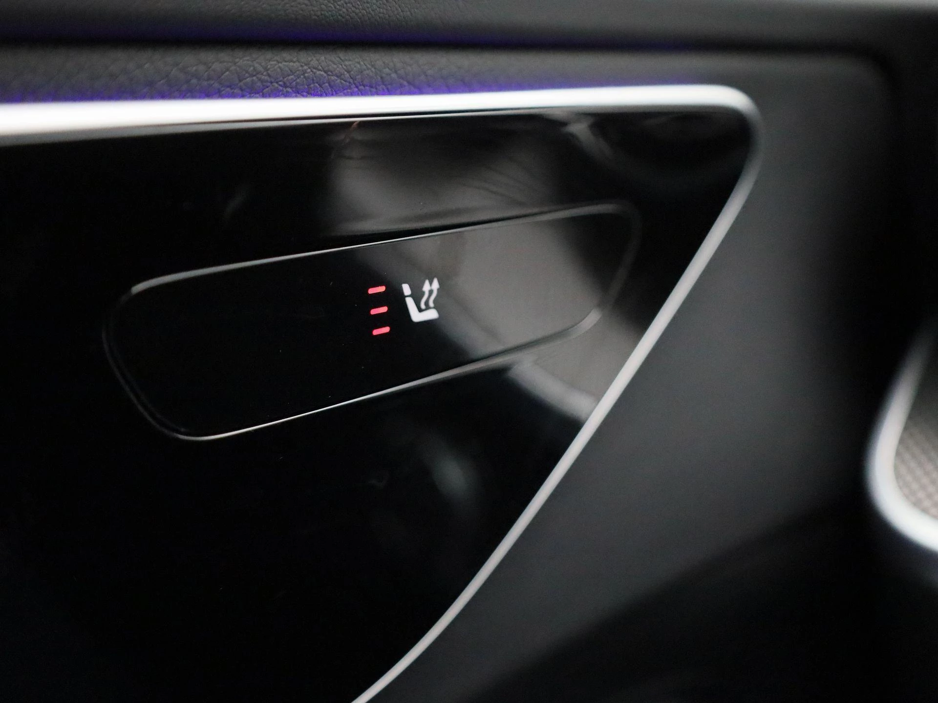 Mercedes-Benz-C-Klasse-image-24