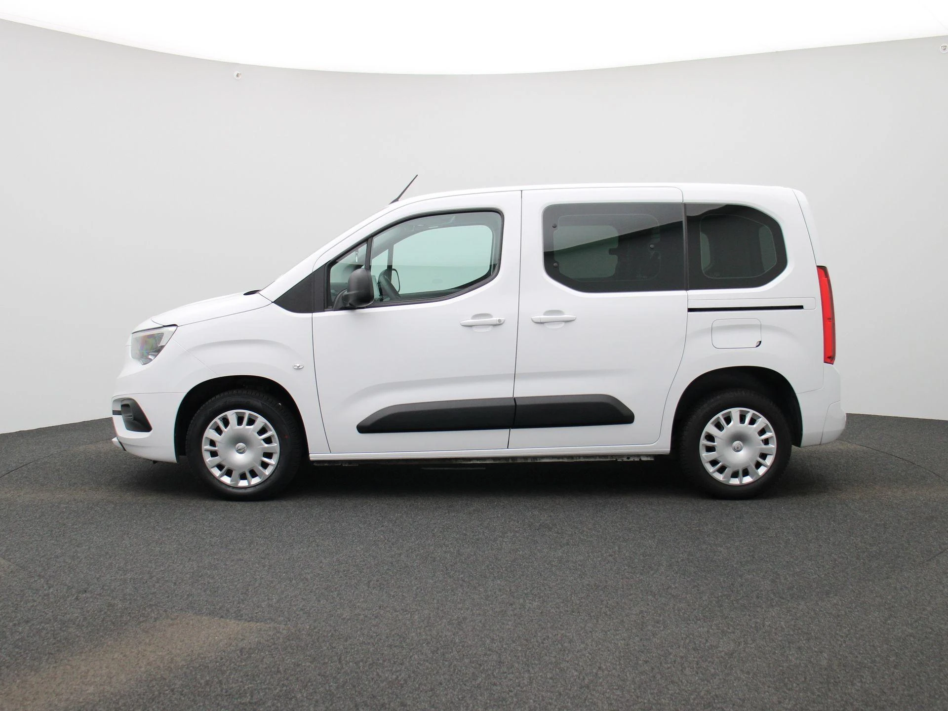 Opel-Combo Life-image-3