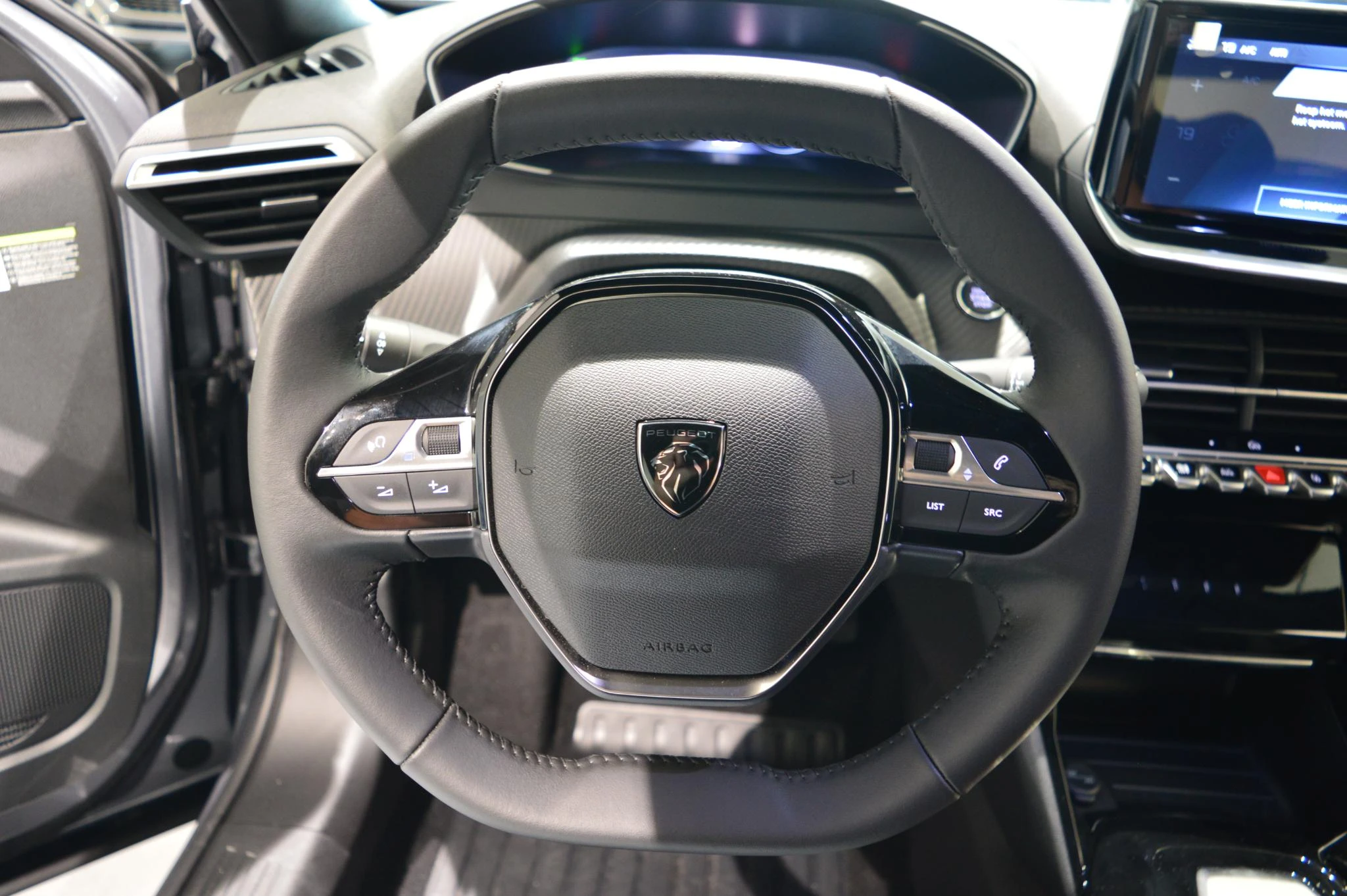 Peugeot-2008-image-12