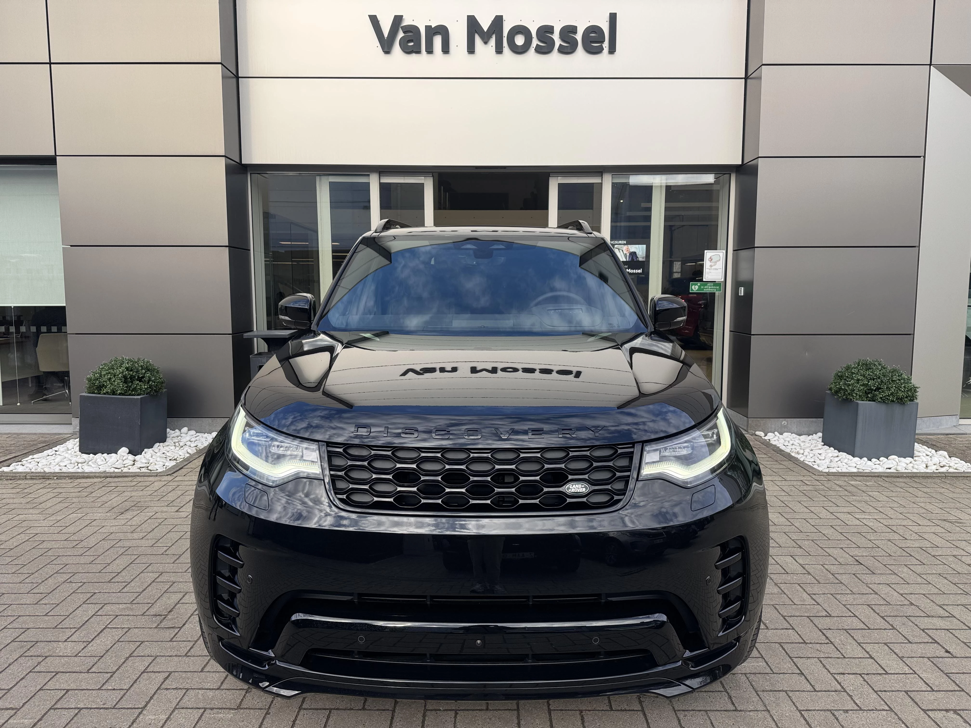 Land Rover-Discovery-image-7