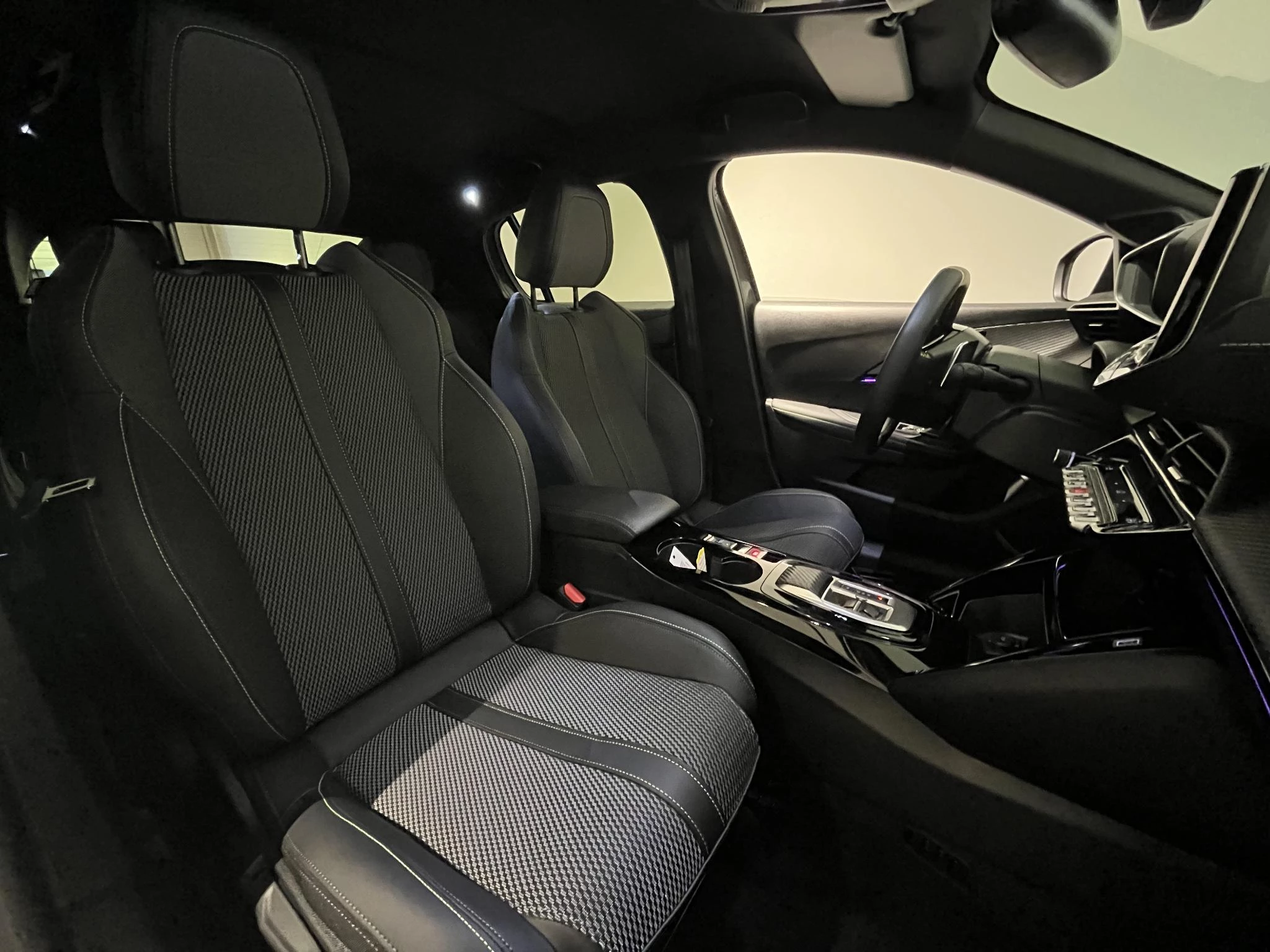 Peugeot 208 1.2 Hybrid 110 e-DCS6 GT