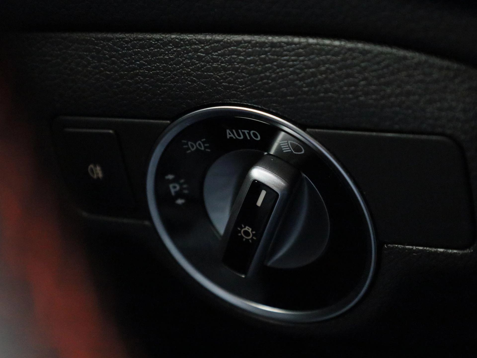Mercedes-Benz-GLA-image-27