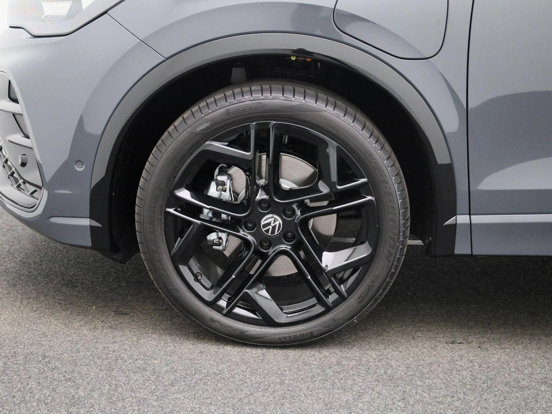 Volkswagen-Tiguan-image-16