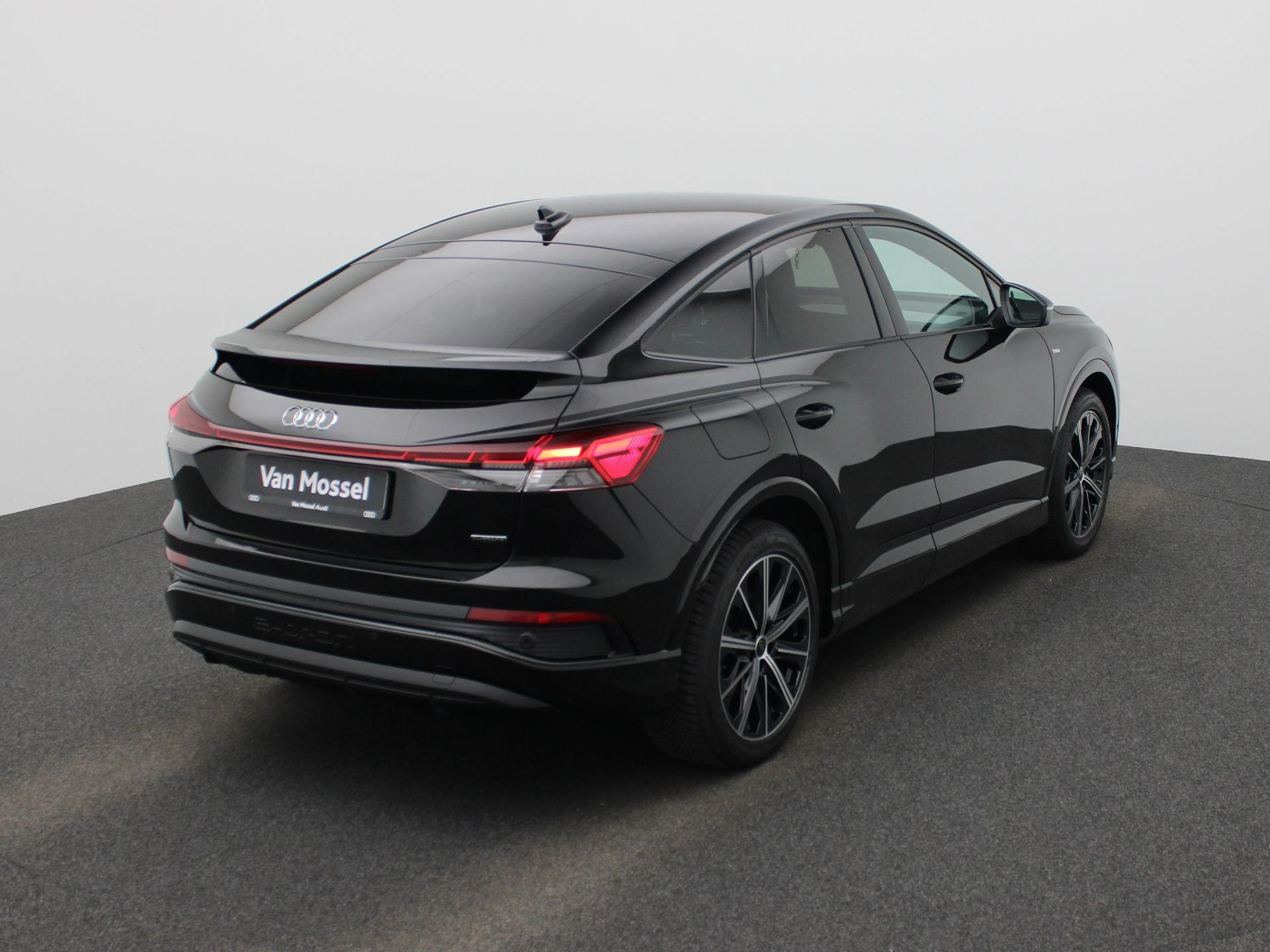 Audi-Q4 Sportback e-tron-image-10