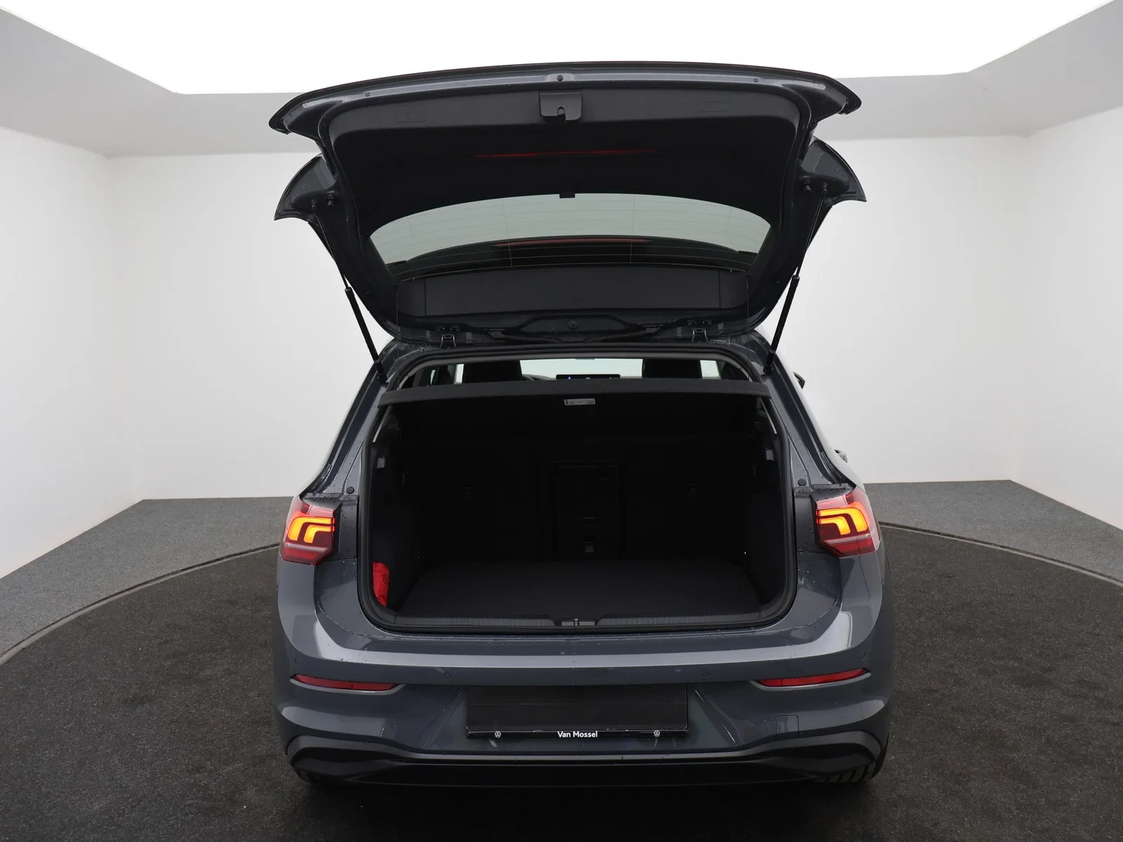 Volkswagen-Golf-image-13