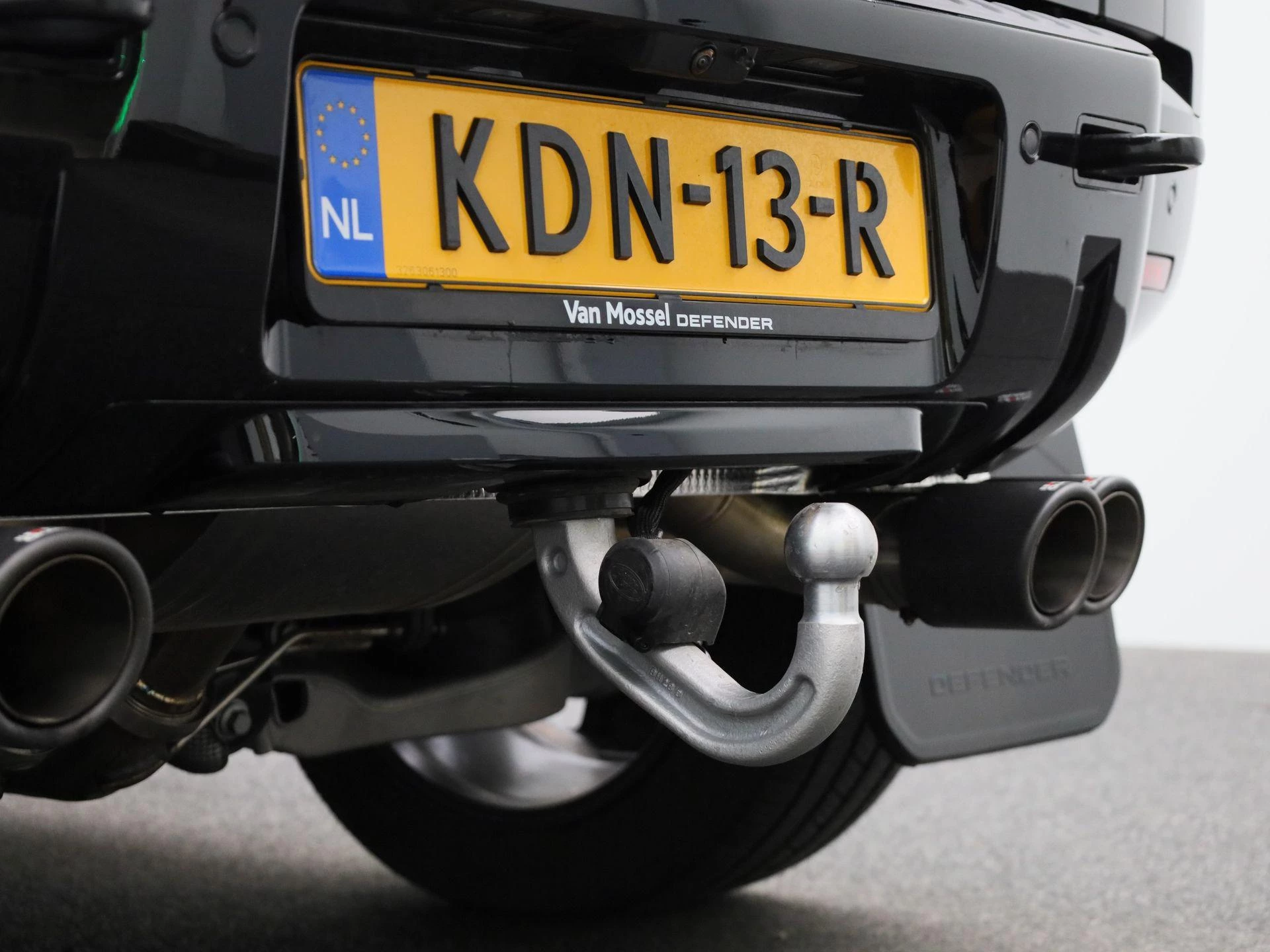 Land Rover-Defender-image-15