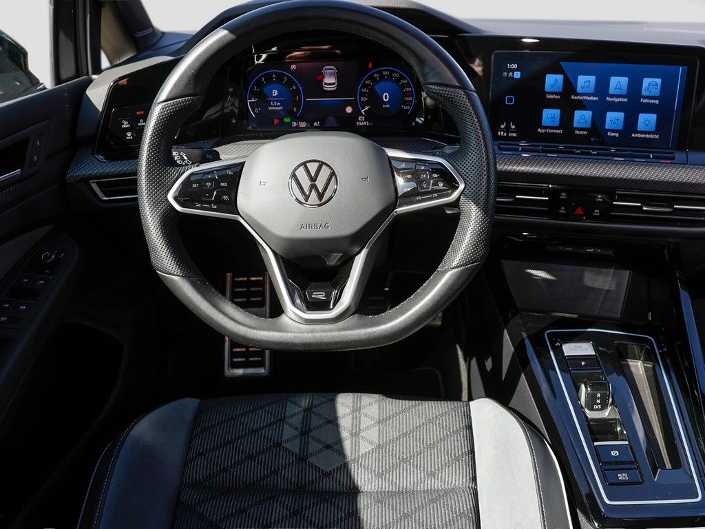 Volkswagen-Golf-image-10