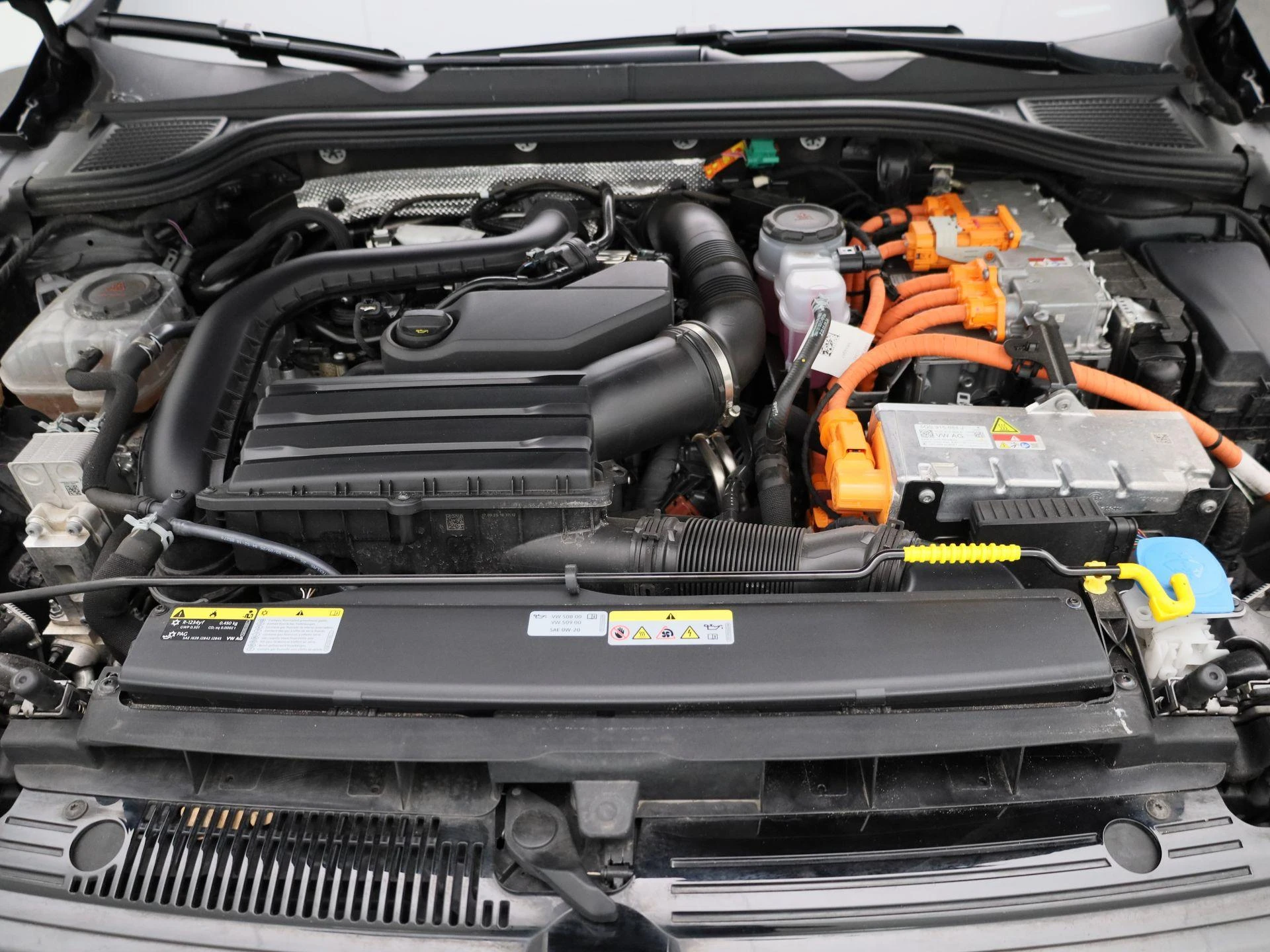 Volkswagen-Golf-image-37