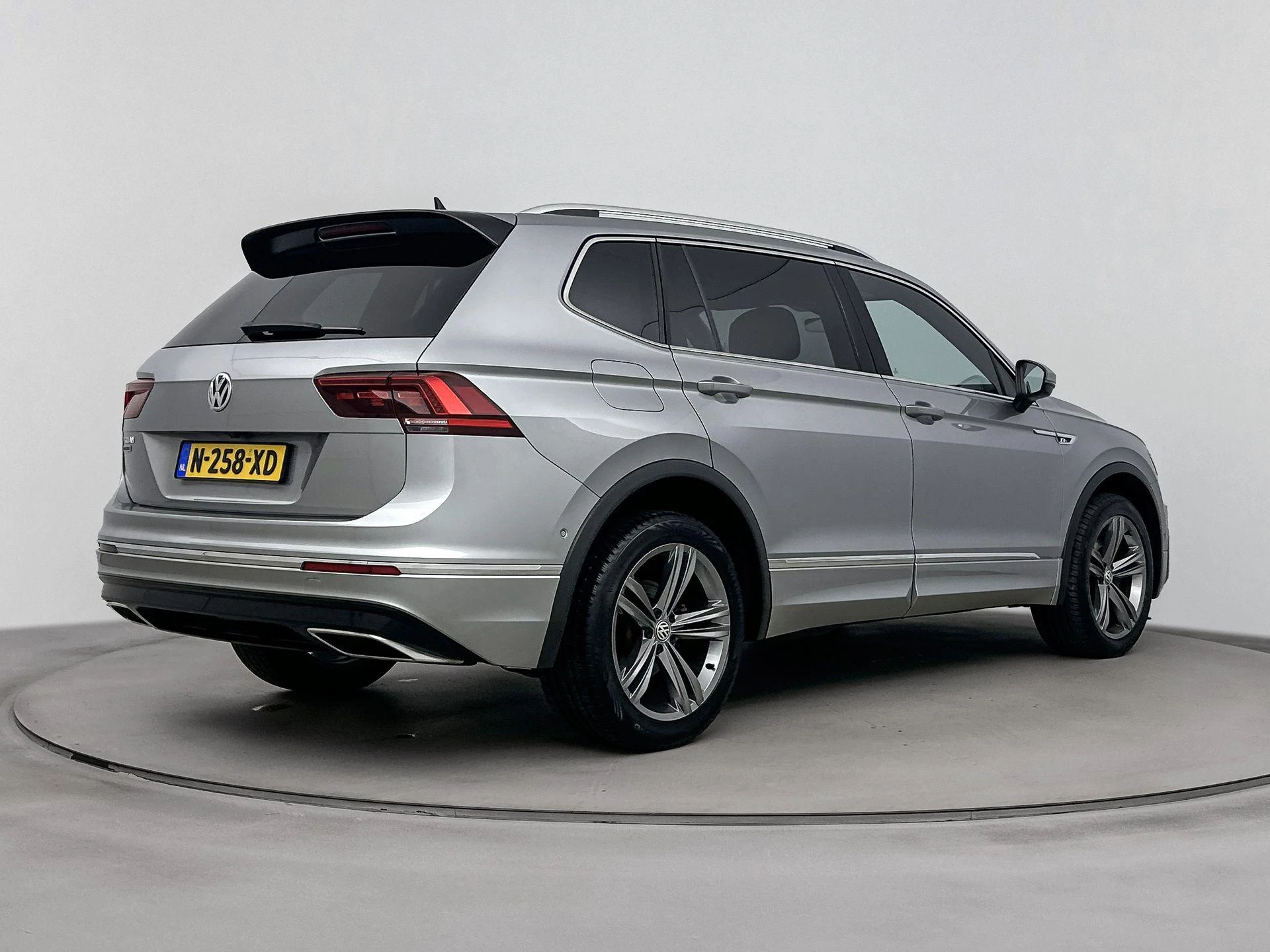 Volkswagen Tiguan Allspace 1.5 TSI Highline Business R