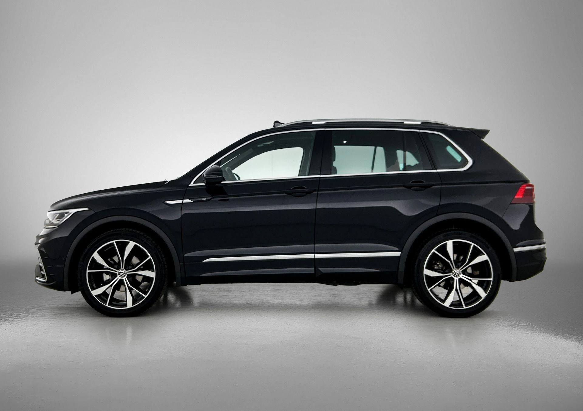 Volkswagen-Tiguan-image-1
