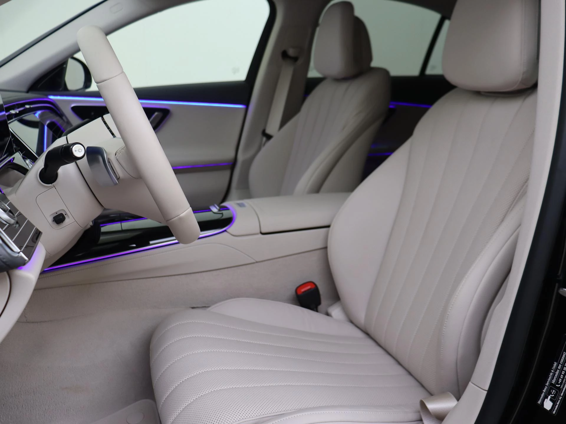 Mercedes-Benz-E-Klasse-image-13