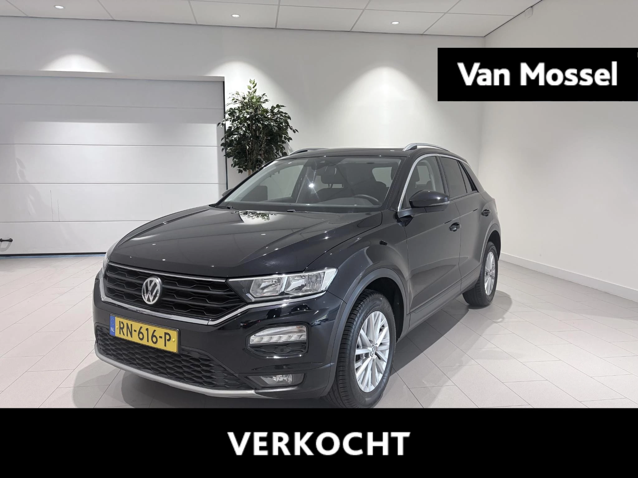 Volkswagen-T-Roc-image-0