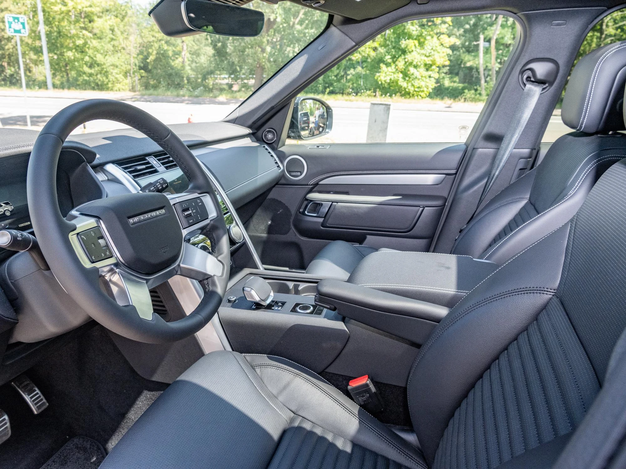 Land Rover Discovery D250 Dynamic SE AWD Auto. 25MY