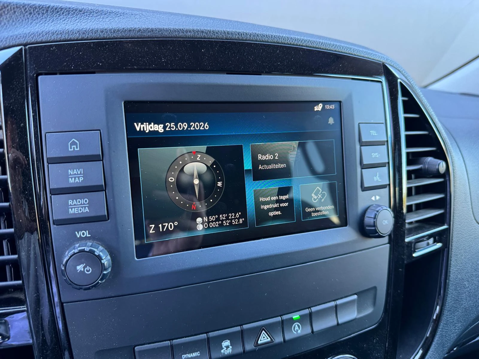 Mercedes-Benz-Vito-image-12