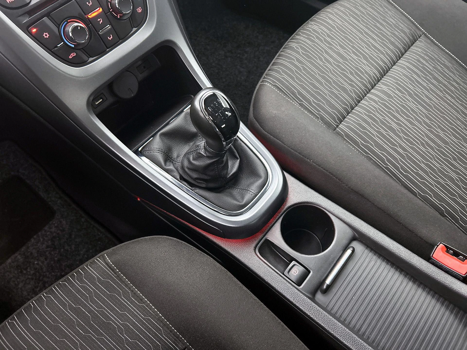 Opel-Astra-image-13