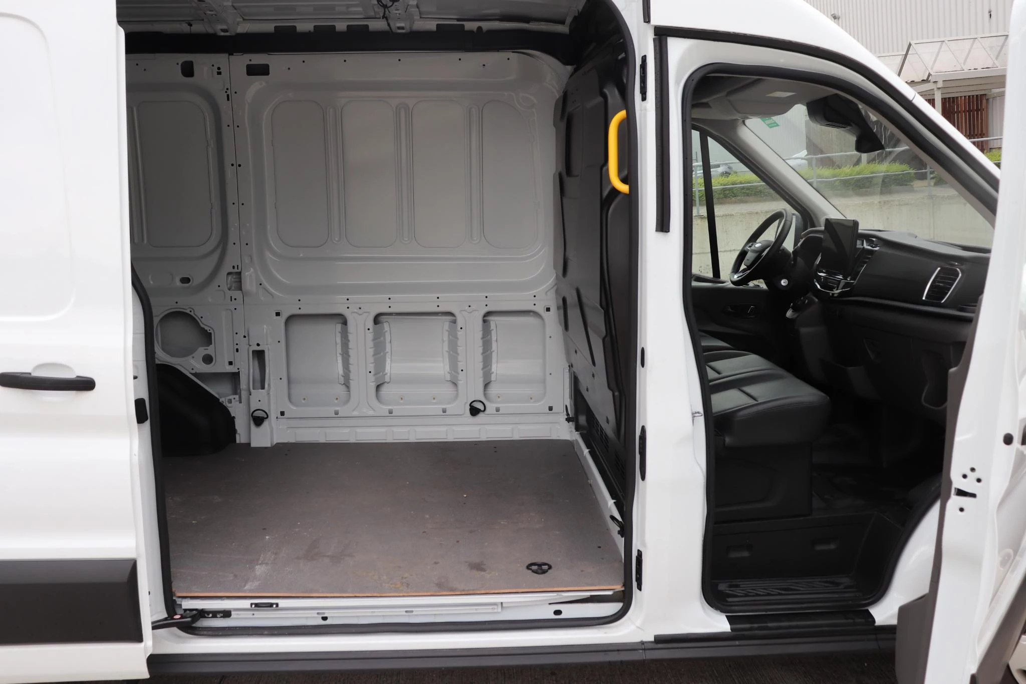 Ford Transit 350M 2.0TD 165pk 121kW A8 Trend