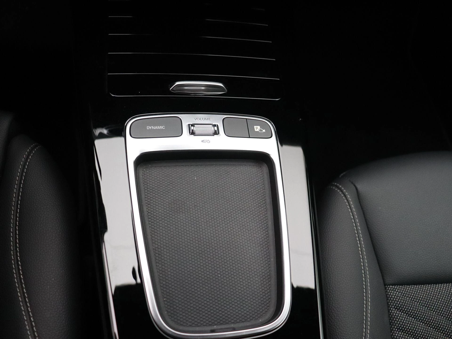 Mercedes-Benz Classe A 250 e Business Line + CARPLAY + LED + CAMERA +