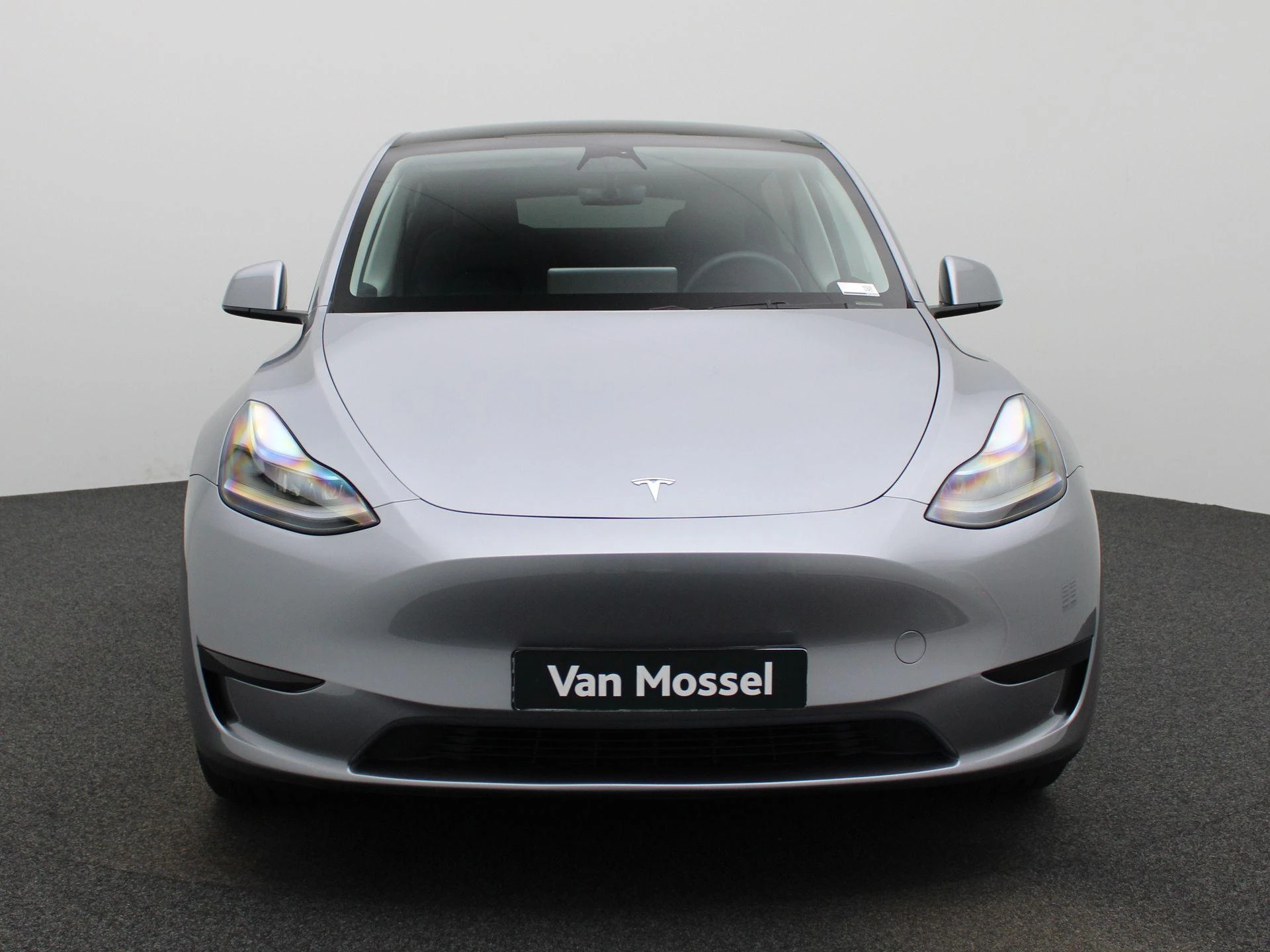 Tesla-Model Y-image-2