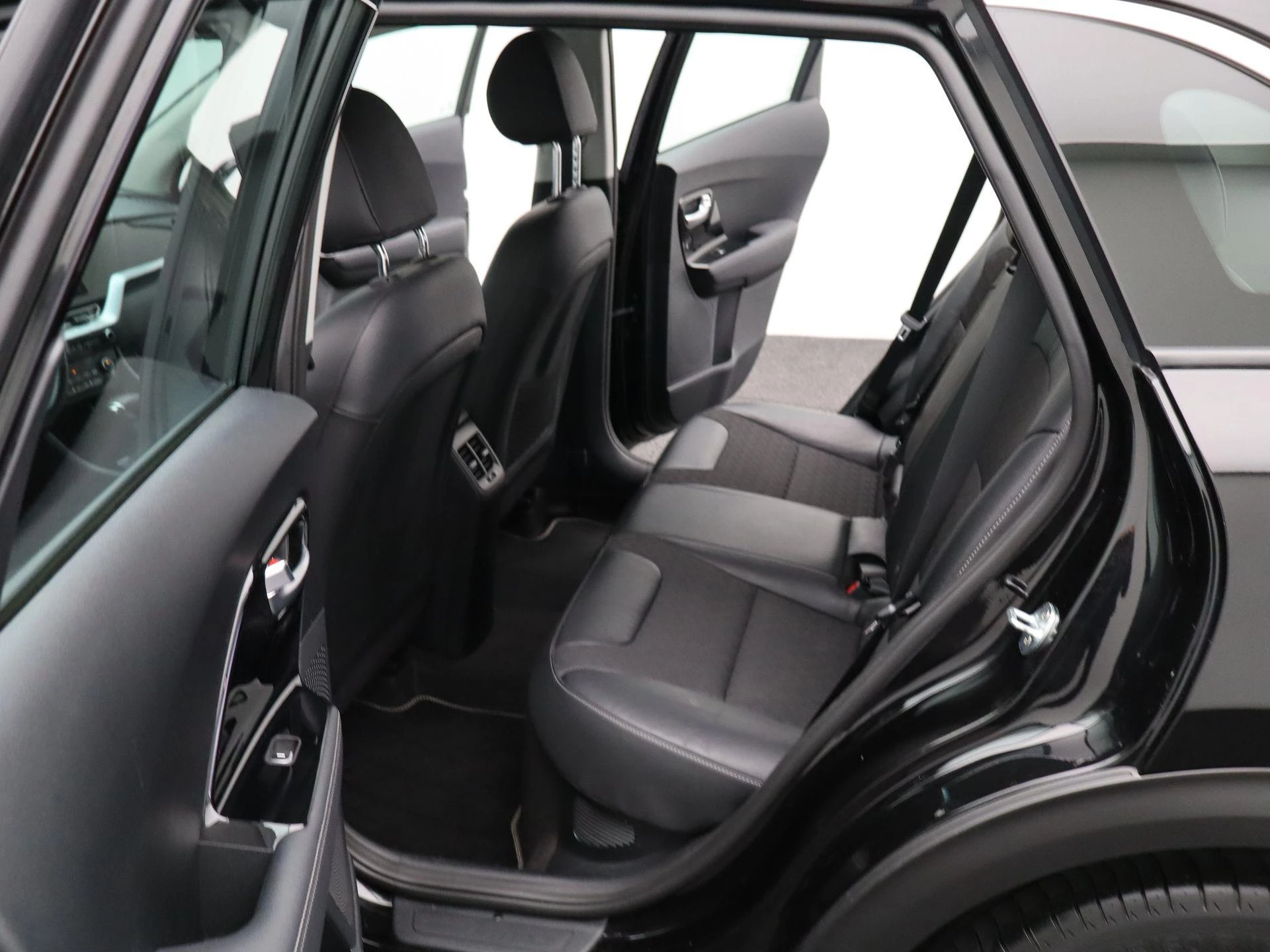 Kia-Niro-image-13