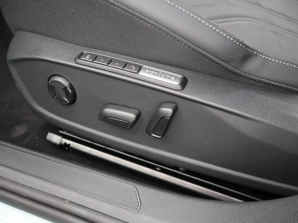 Volkswagen-Golf-image-18