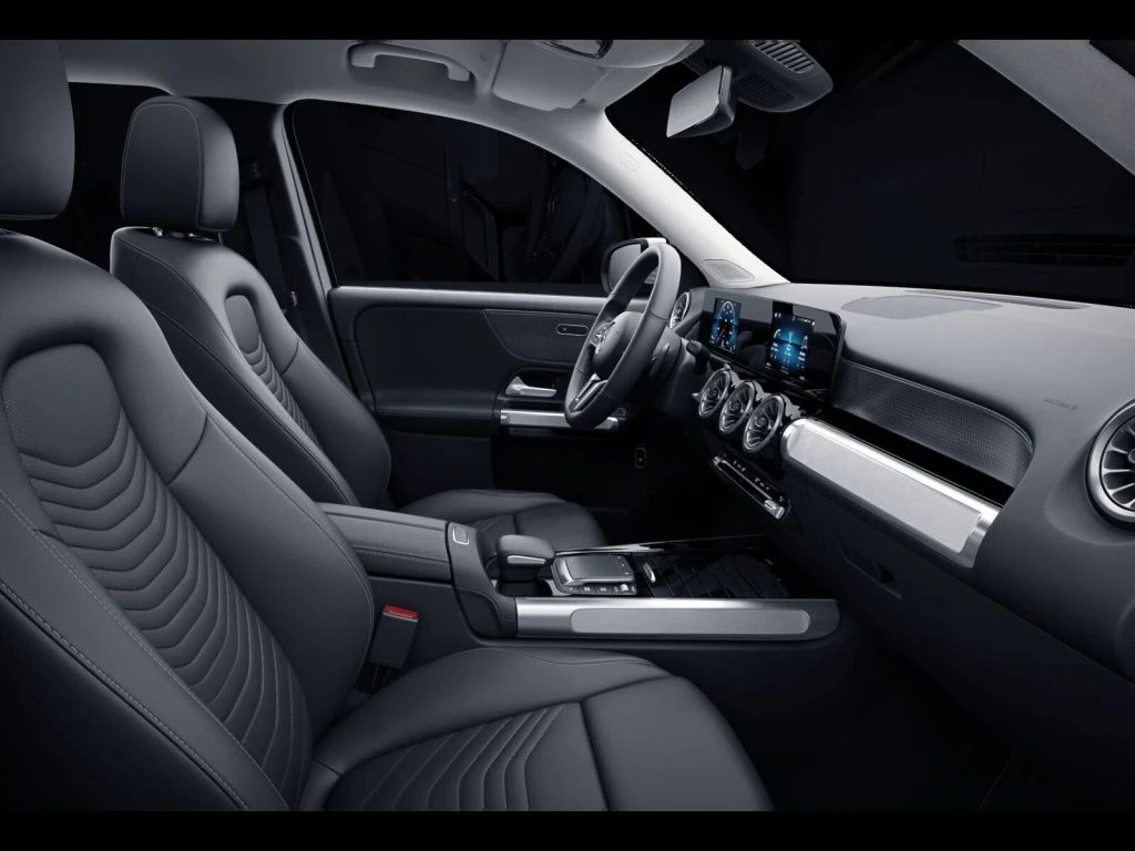 Mercedes-Benz-GLB 200 d-image-10