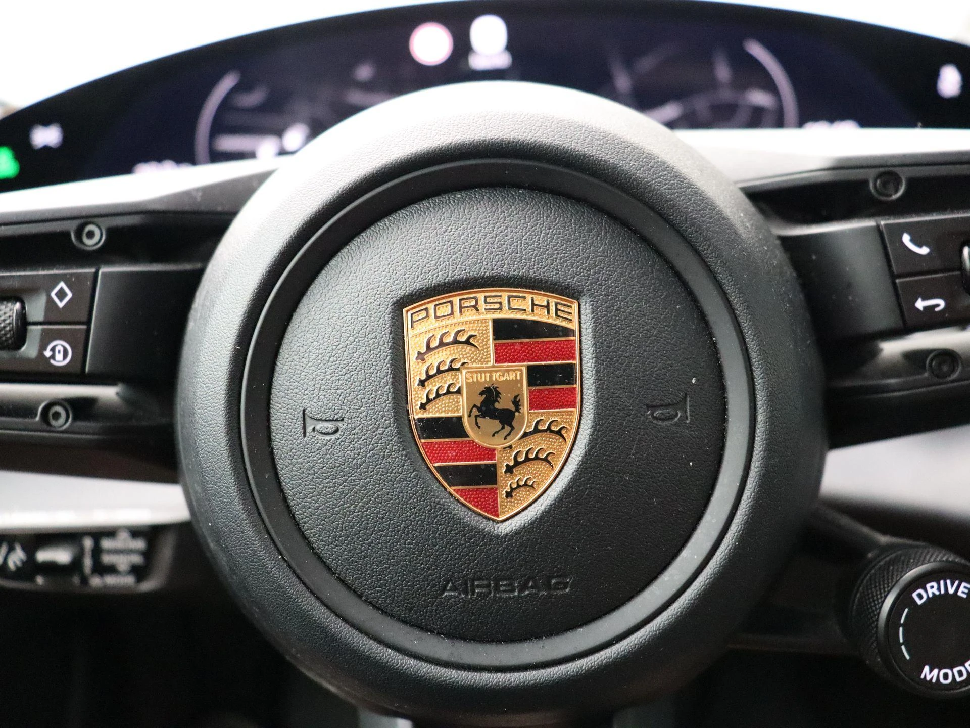 Porsche-Taycan-image-17