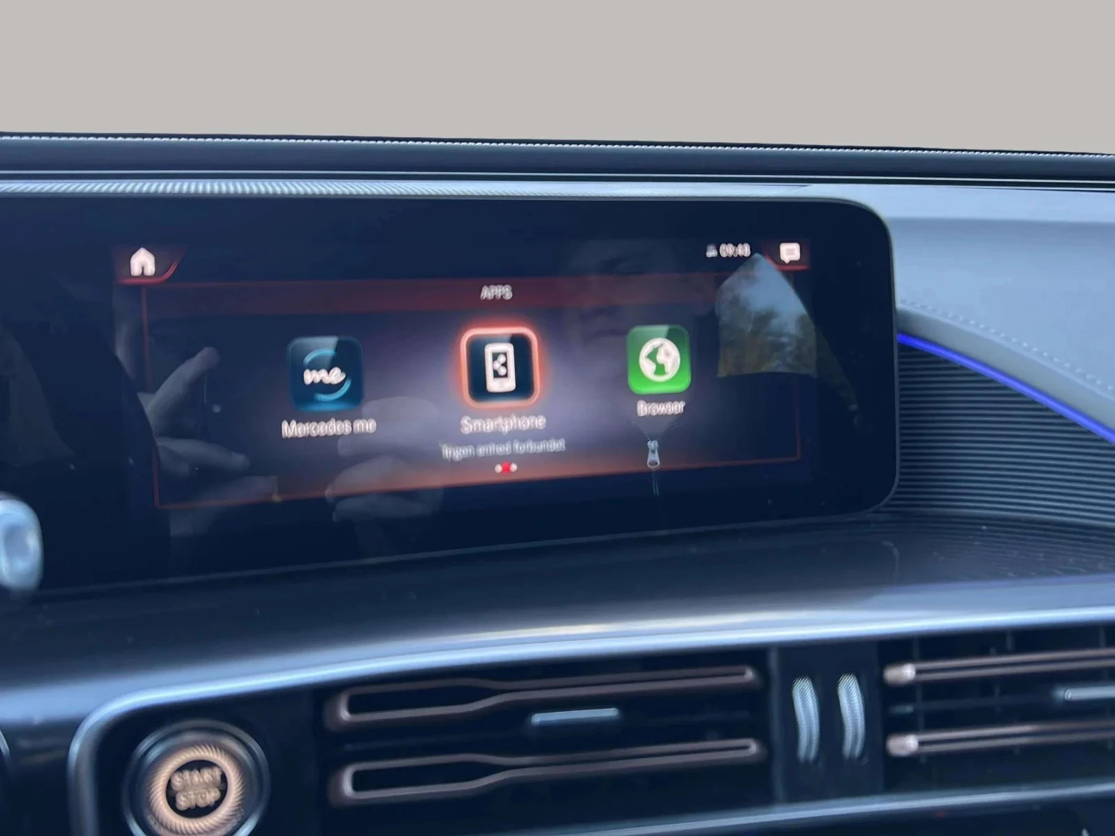 Mercedes-Benz-EQC-image-17