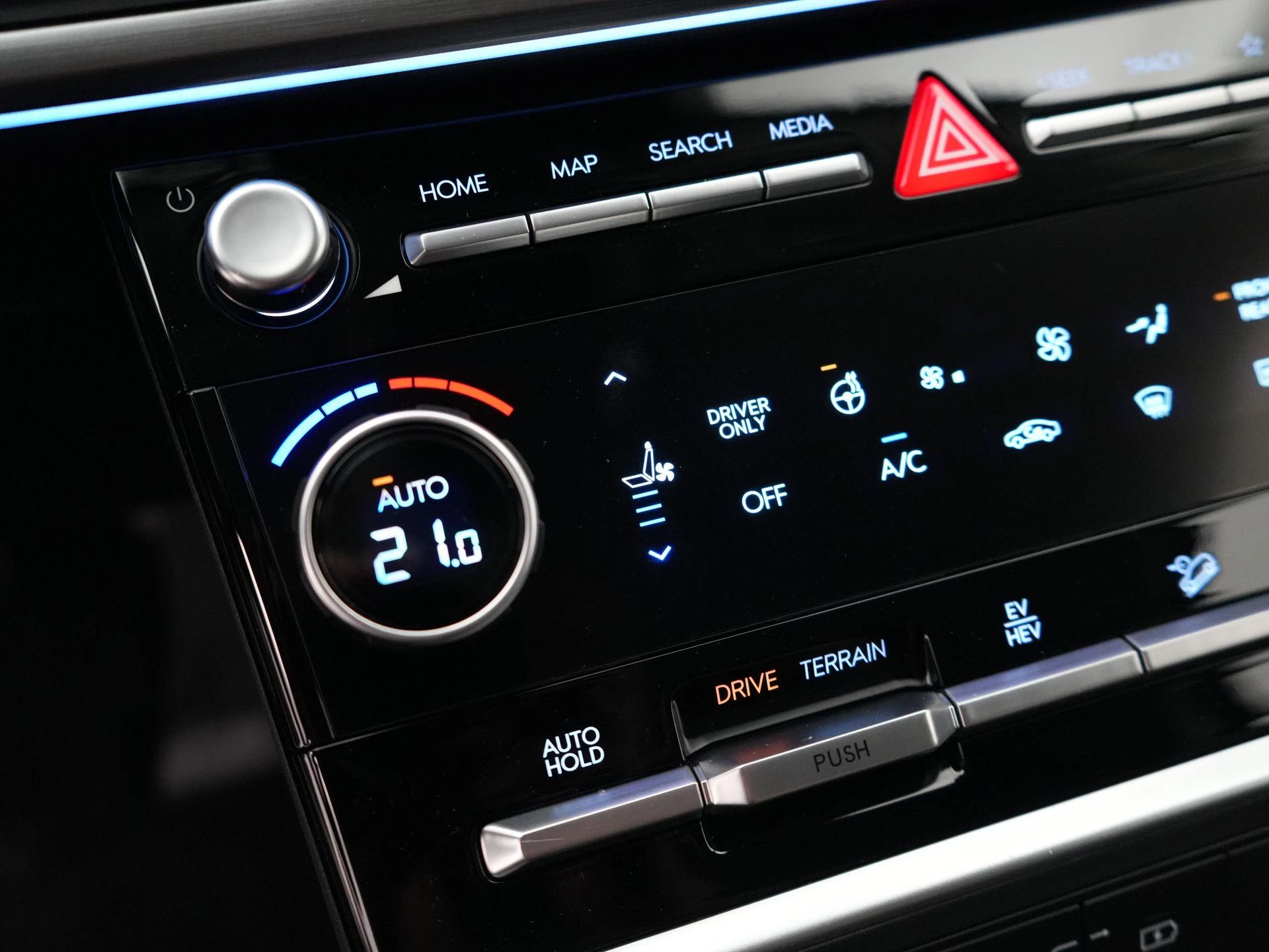 Hyundai-Santa Fe-image-20